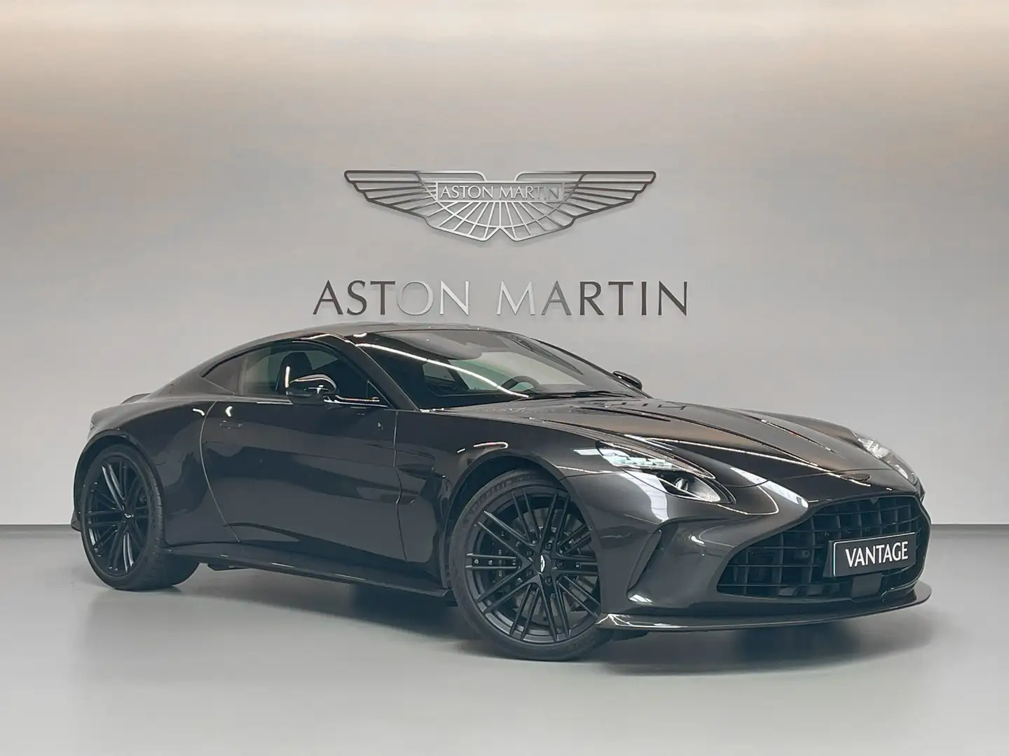 Aston Martin Vantage Coupe | NEW 2025 MODEL Plateado - 1