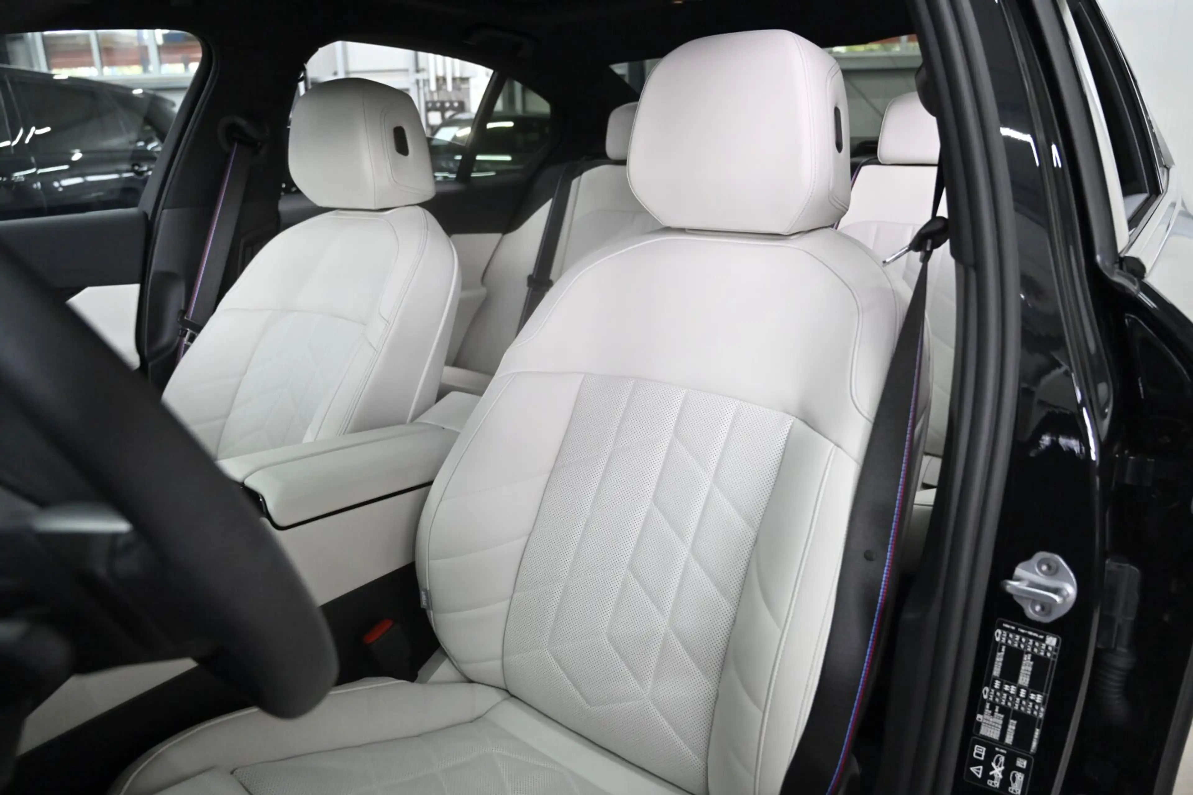 BMW 540 540d xDrive M-Sport PRO PANO*INNO*B&W*CARBON*21' — photo 10
