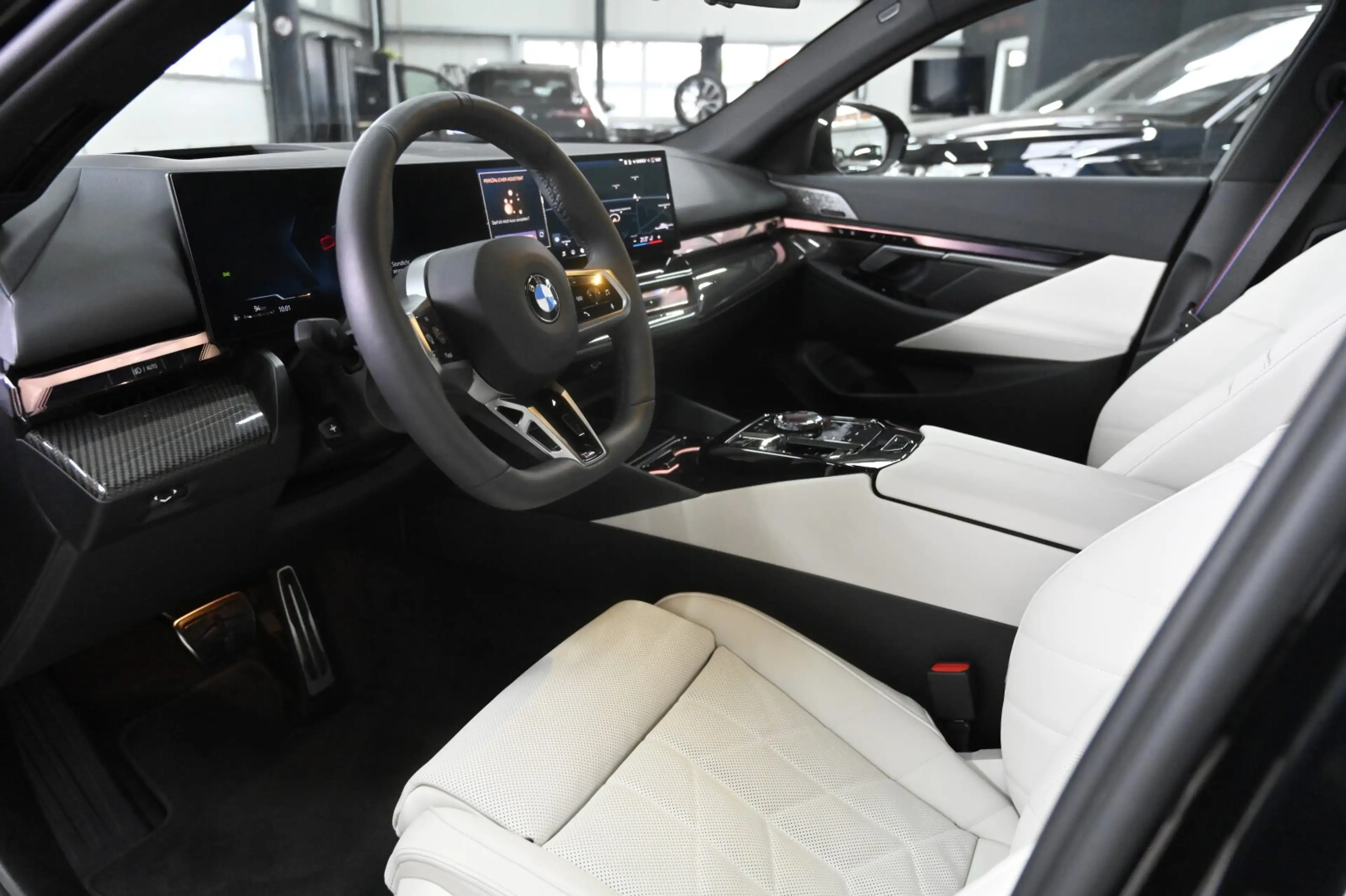 BMW 540 540d xDrive M-Sport PRO PANO*INNO*B&W*CARBON*21' — photo 8