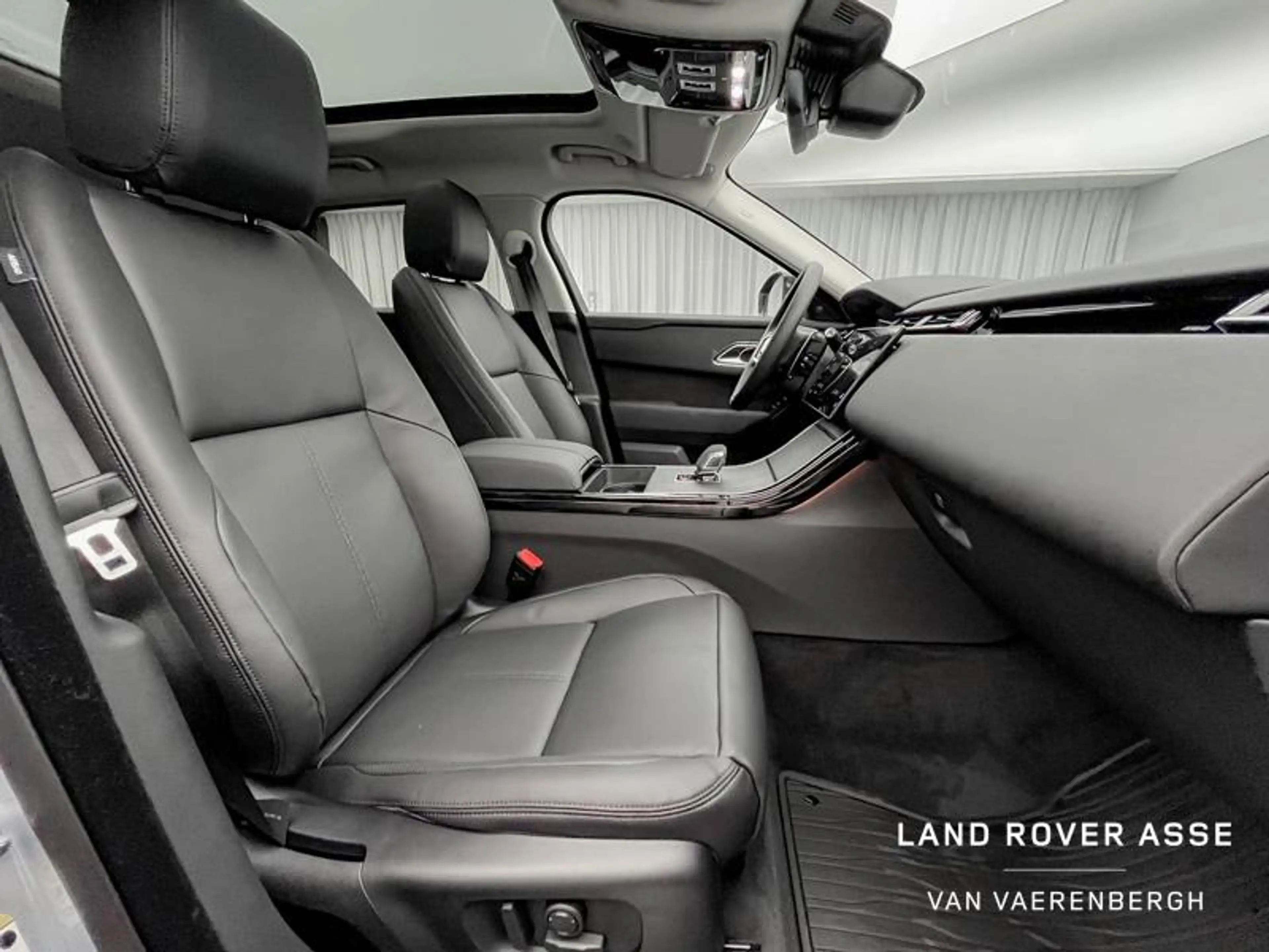 Land Rover Range Rover Velar P400e S AWD — photo 3