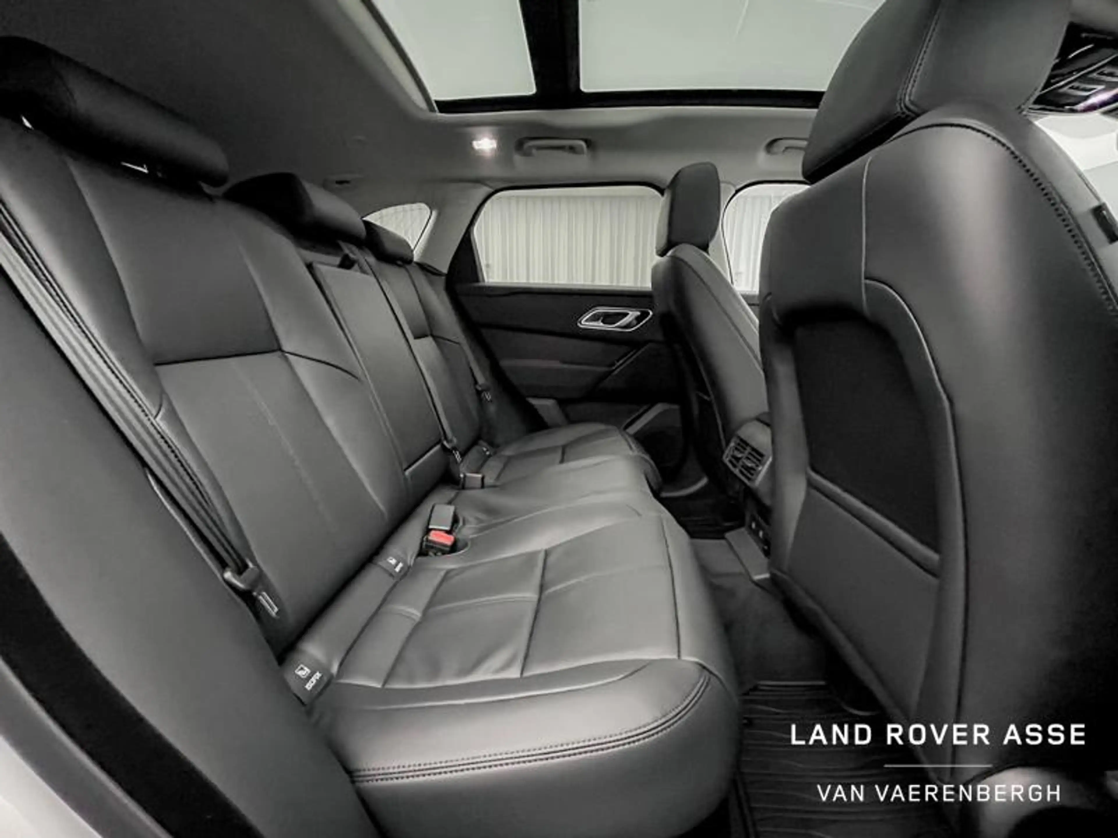 Land Rover Range Rover Velar P400e S AWD — photo 4