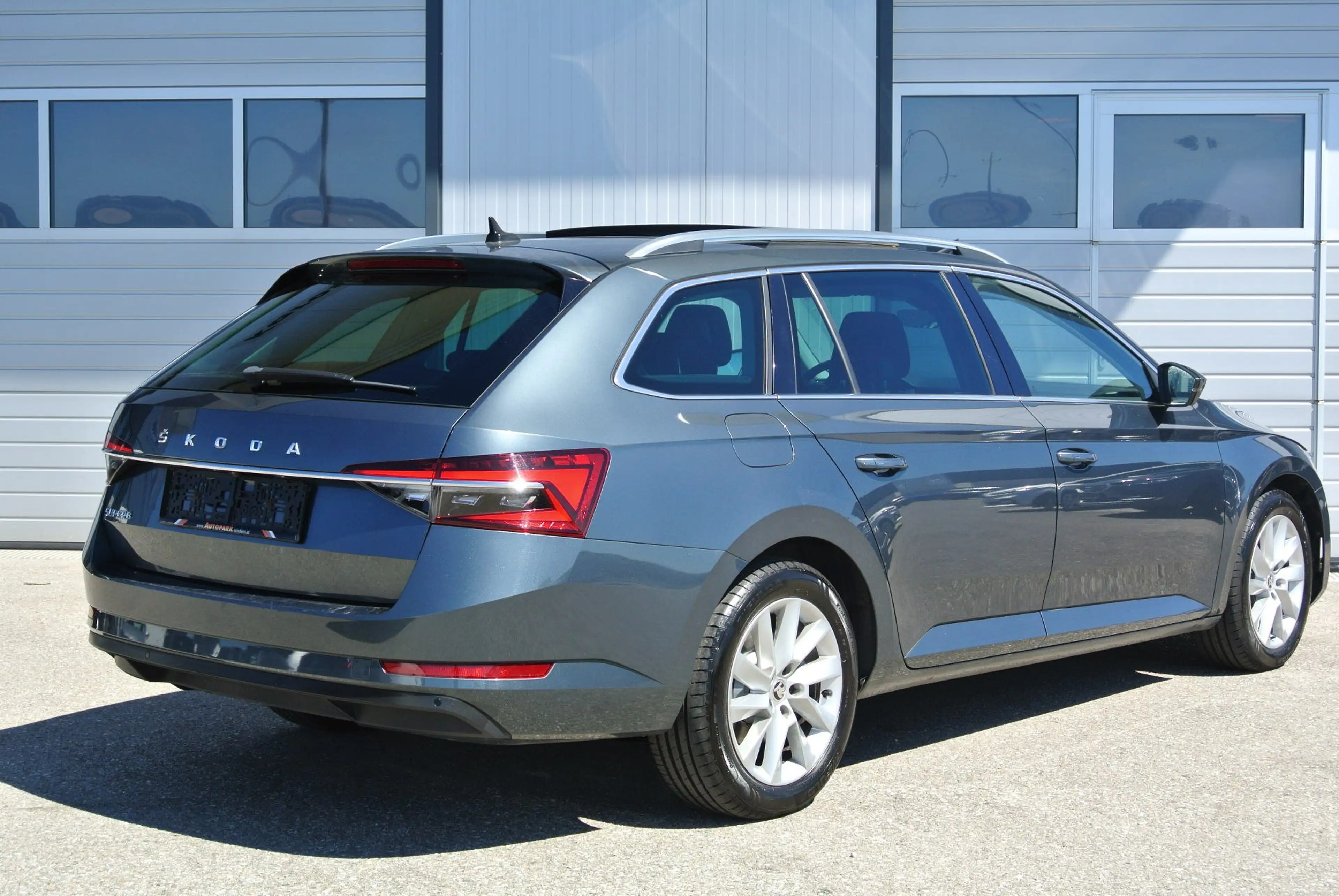 Skoda Superb Kombi 2,0 TDI DSG Style * PANO * LED * KAMERA — photo 6