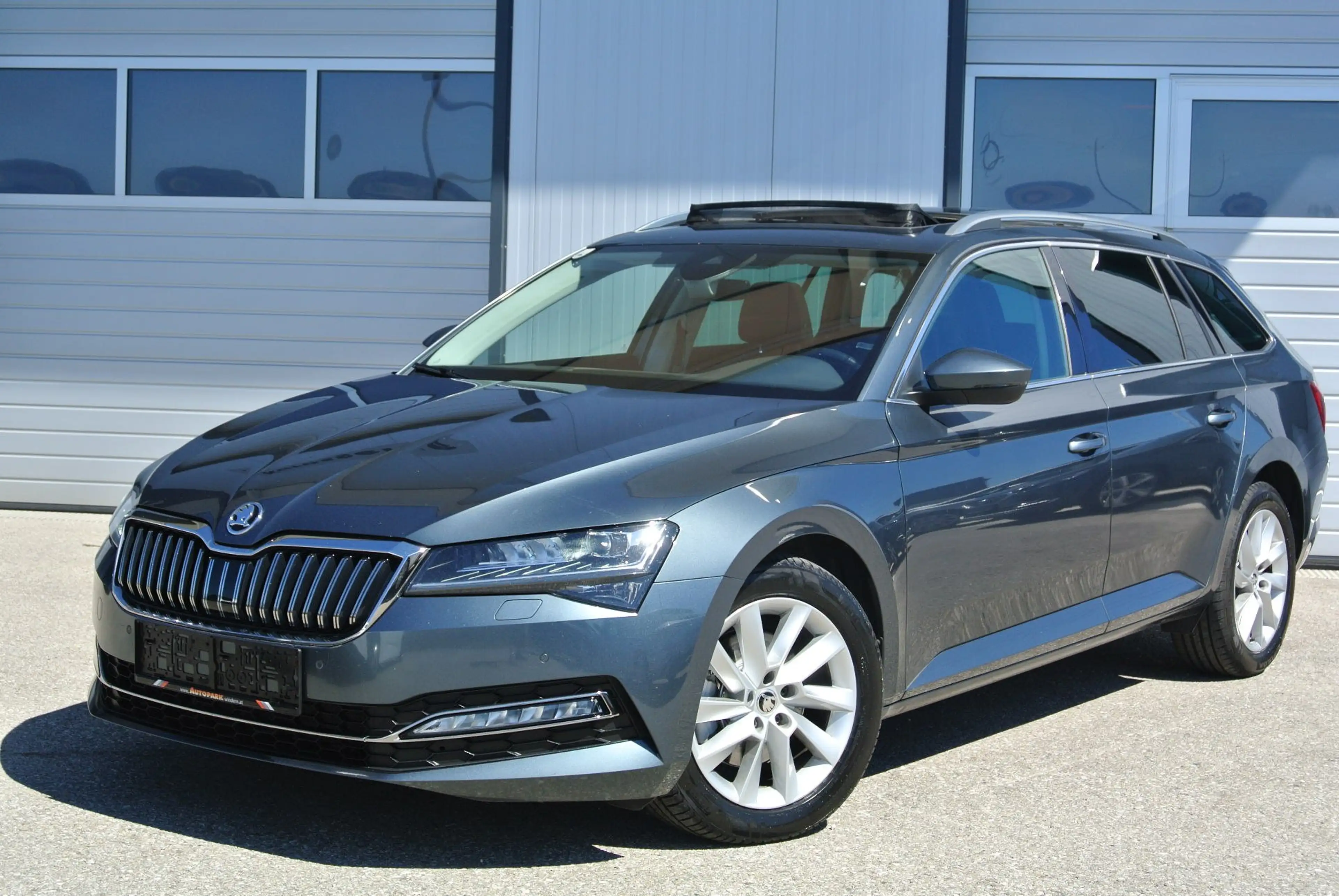 Skoda Superb Kombi 2,0 TDI DSG Style * PANO * LED * KAMERA — photo 4