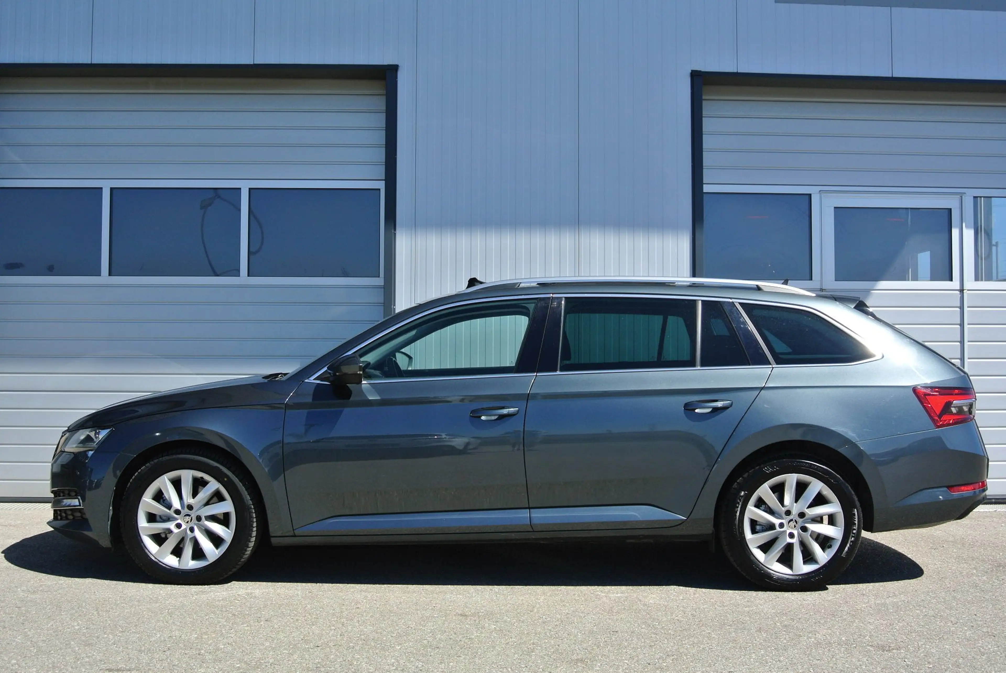 Skoda Superb Kombi 2,0 TDI DSG Style * PANO * LED * KAMERA — photo 5