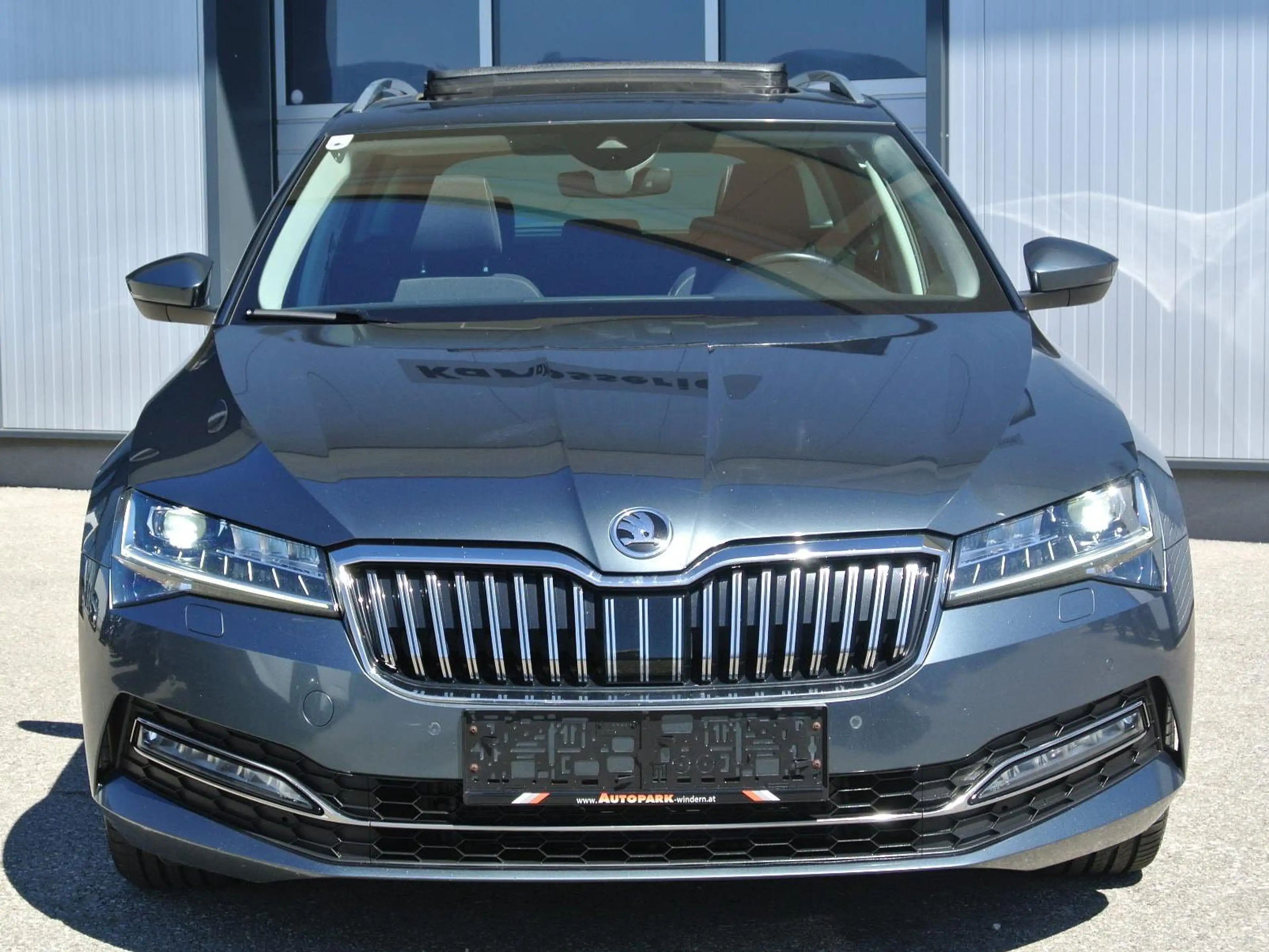 Skoda Superb Kombi 2,0 TDI DSG Style * PANO * LED * KAMERA — photo 3