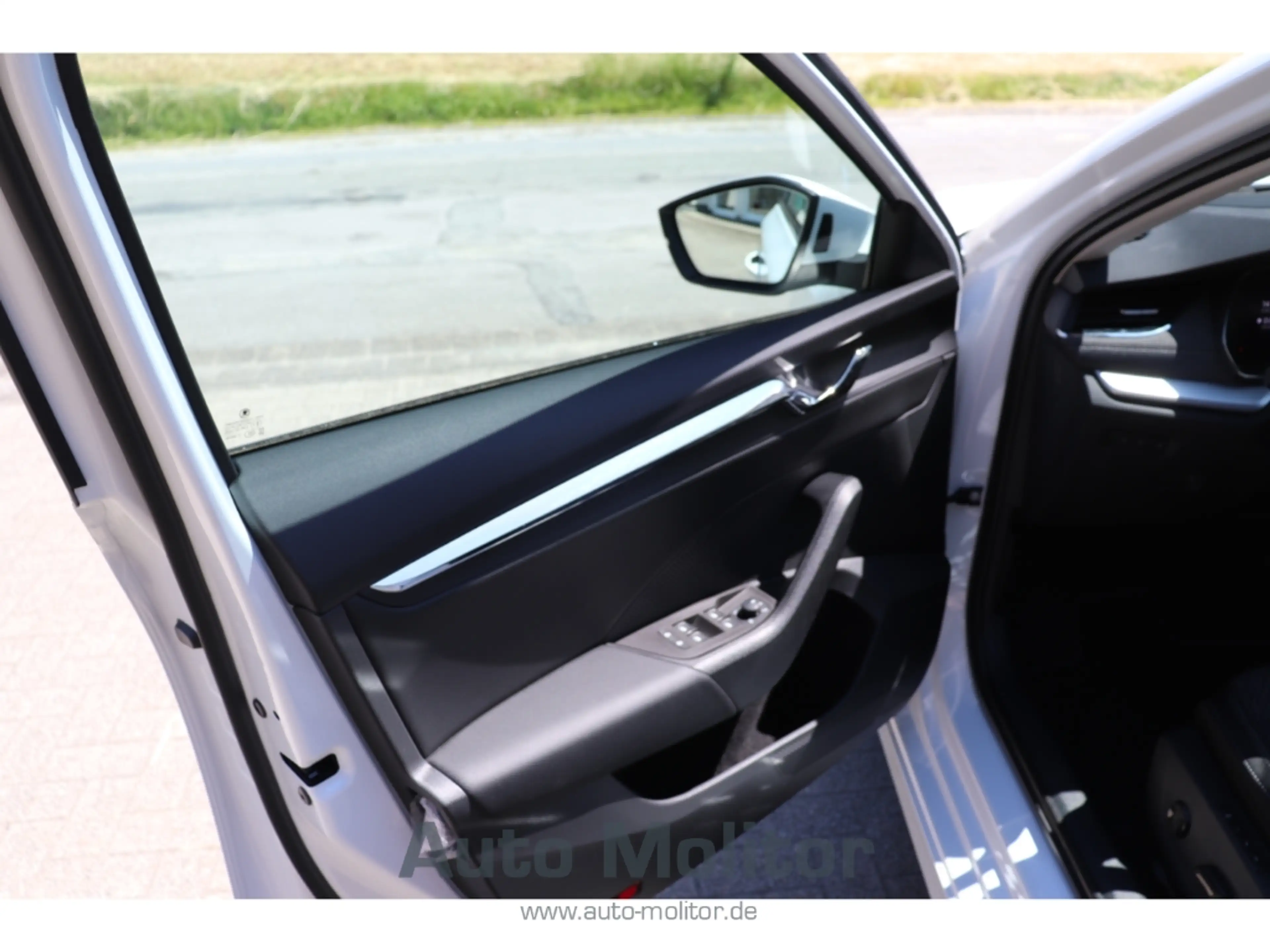 Skoda Octavia Combi Style LED Navi Keyless e-Sitze HUD ACC Rückf — photo 6