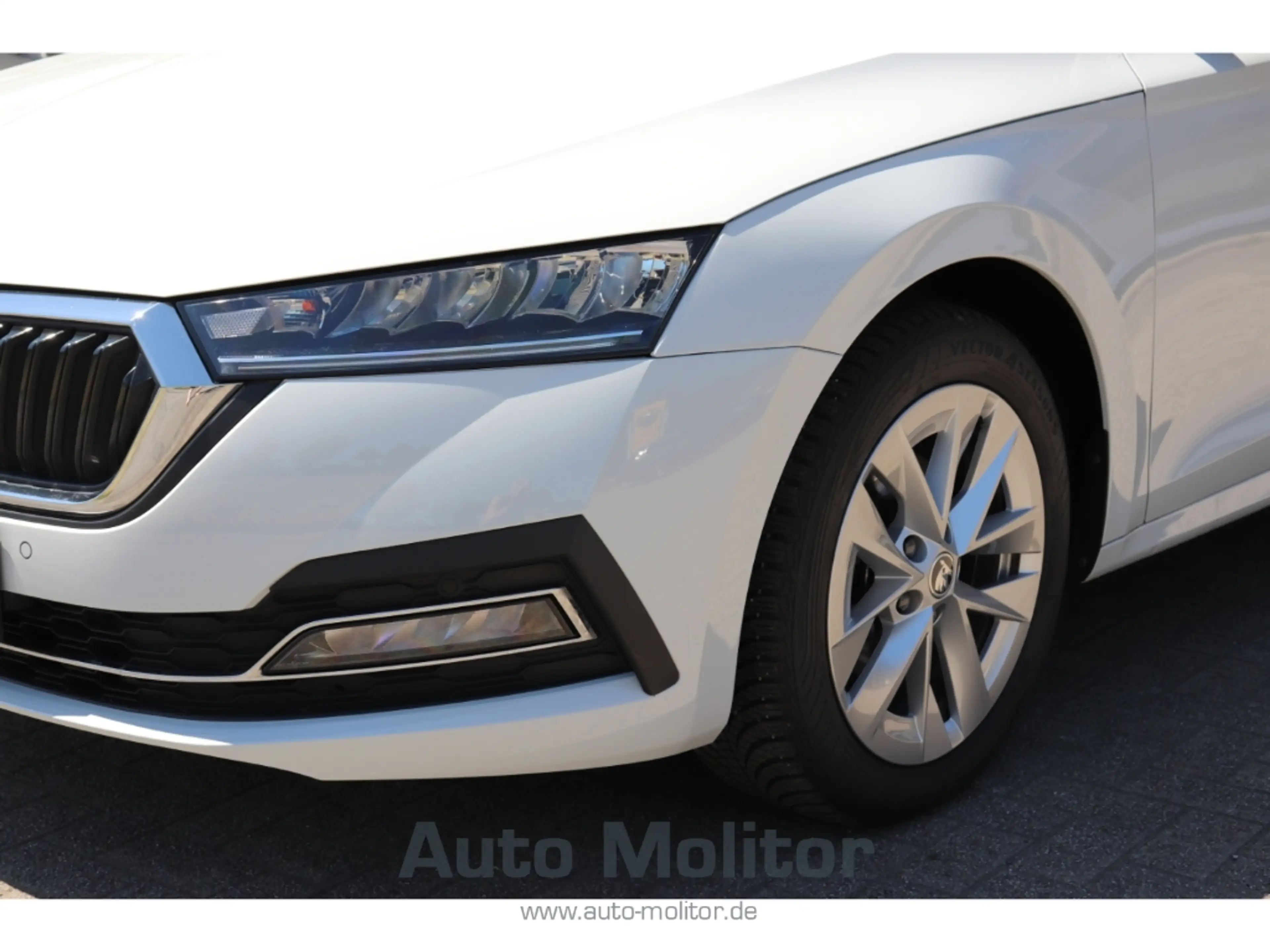 Skoda Octavia Combi Style LED Navi Keyless e-Sitze HUD ACC Rückf — photo 5