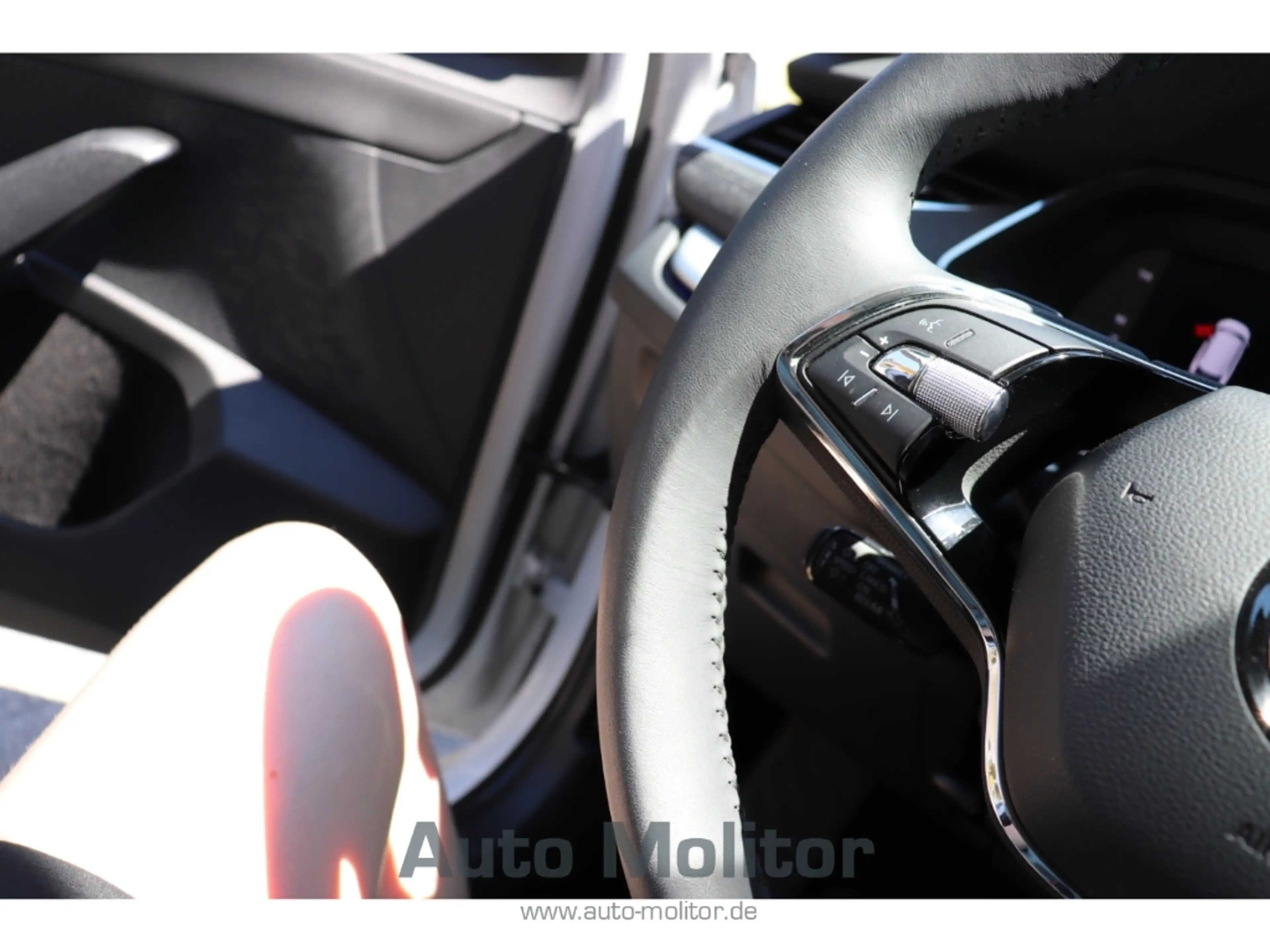 Skoda Octavia Combi Style LED Navi Keyless e-Sitze HUD ACC Rückf — photo 7