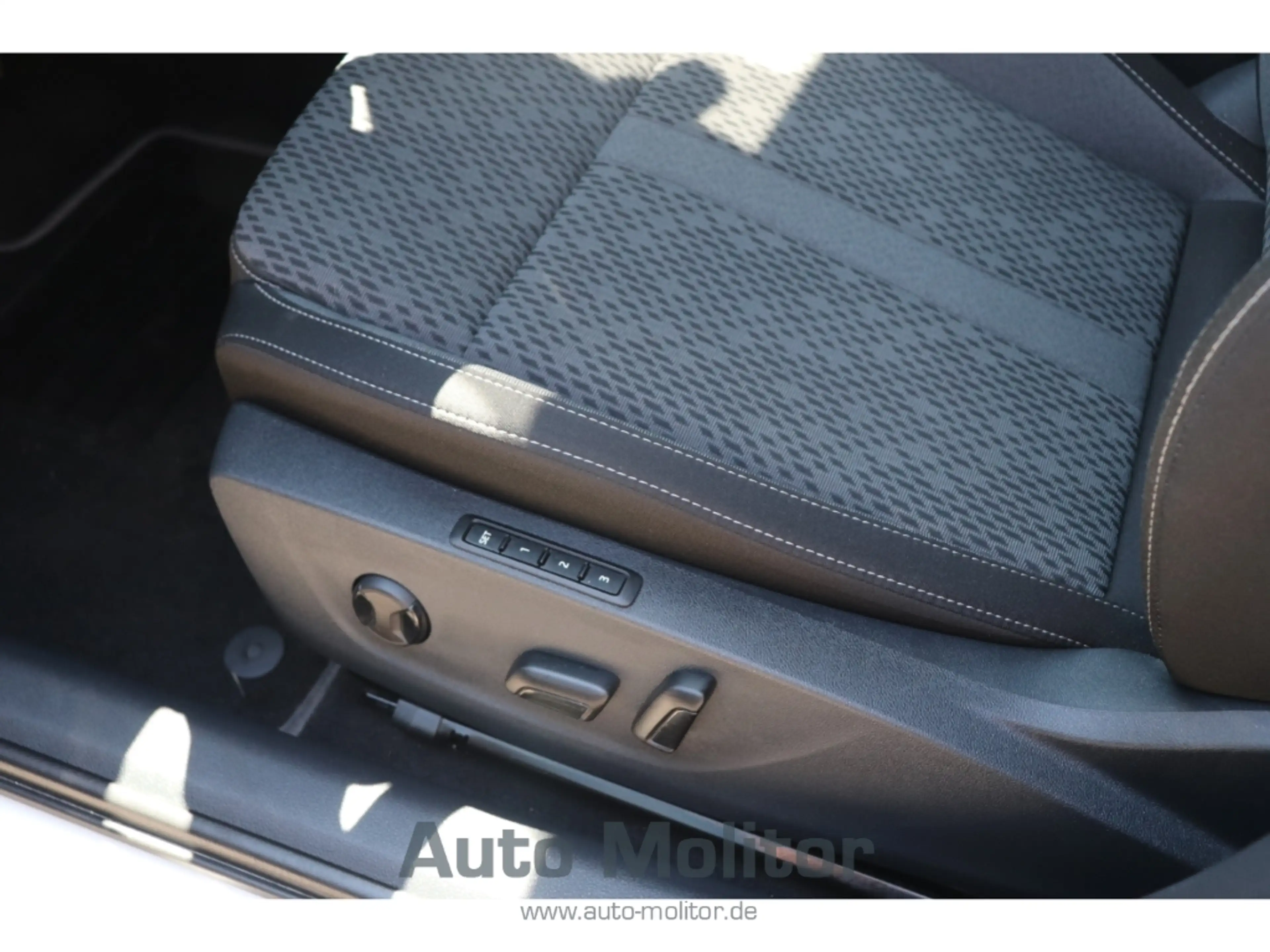 Skoda Octavia Combi Style LED Navi Keyless e-Sitze HUD ACC Rückf — photo 15