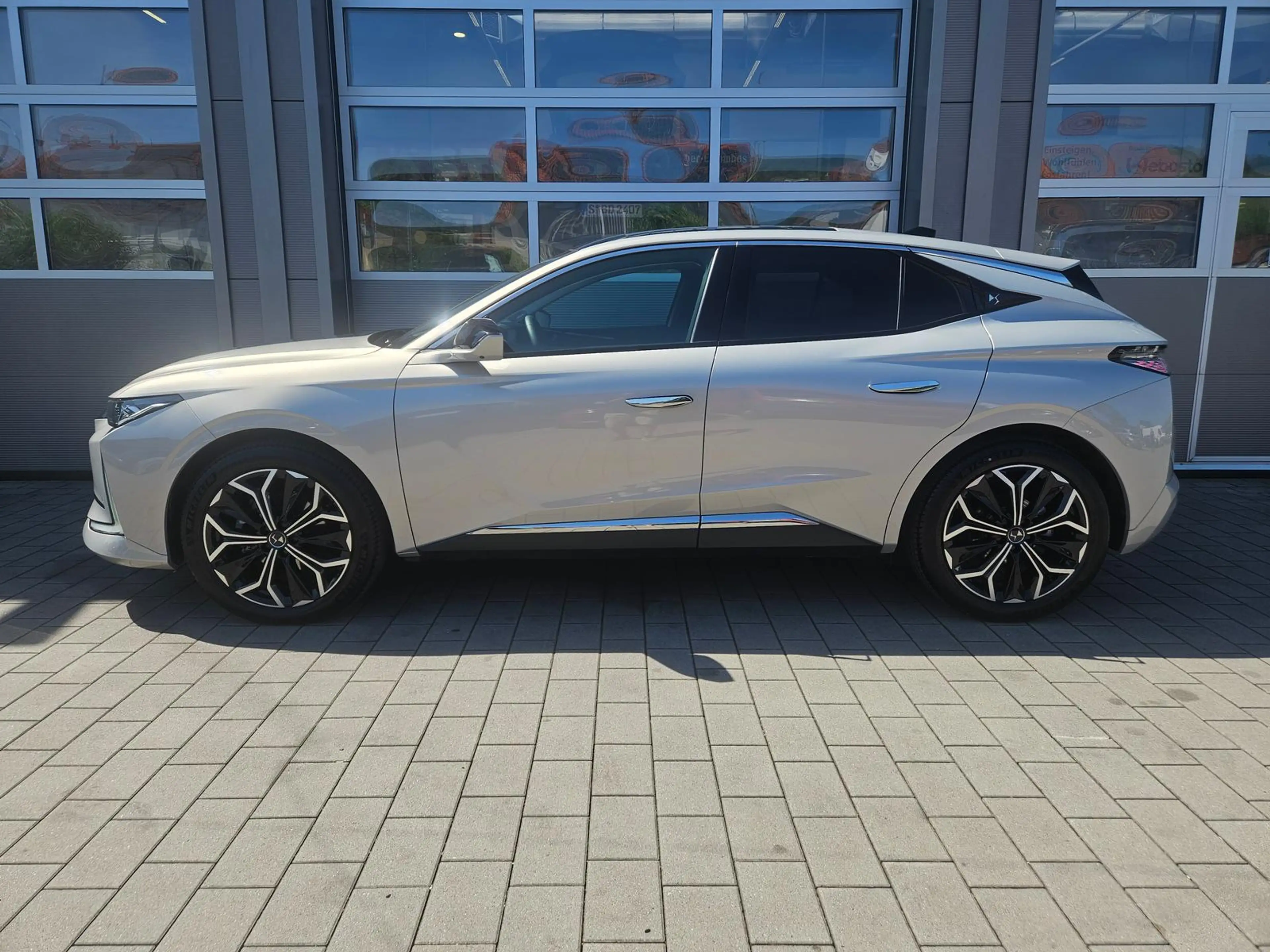 DS Automobiles DS 4 Étoile Alcantara PT130 EAT8 Pano-Dach*HUD*LED — photo 4