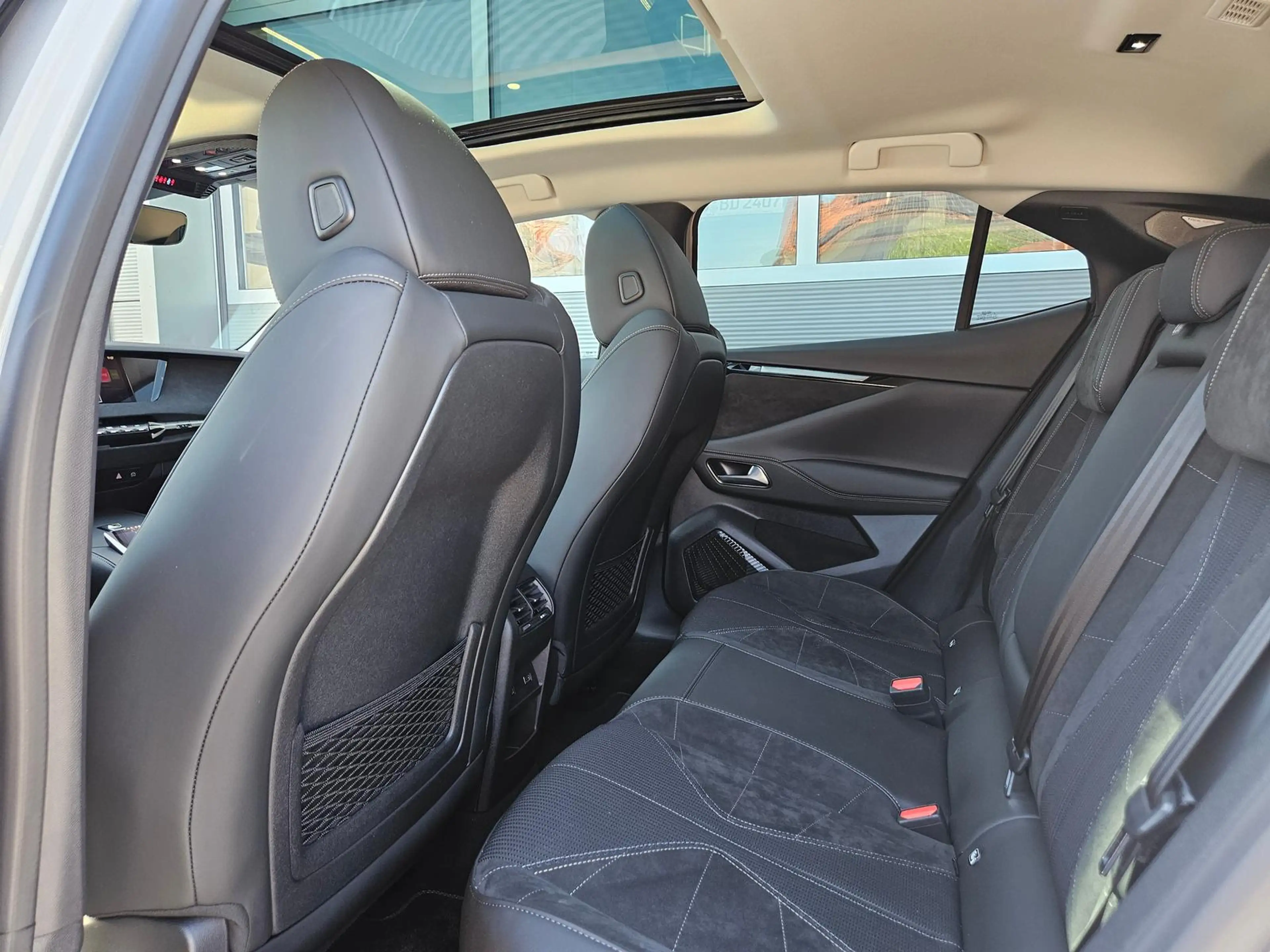 DS Automobiles DS 4 Étoile Alcantara PT130 EAT8 Pano-Dach*HUD*LED — photo 15