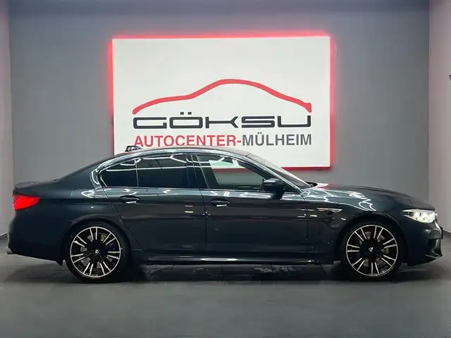 BMW M5 view 5