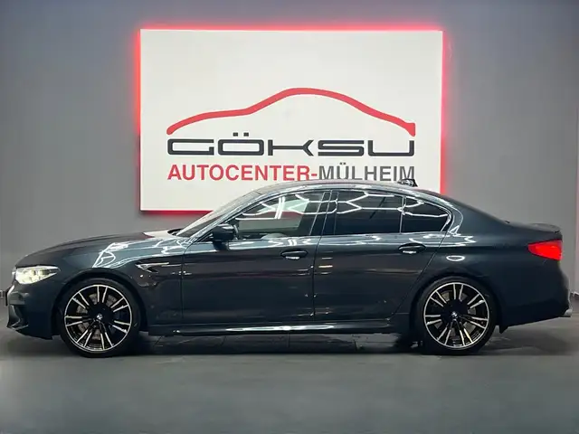 BMW M5 view 7