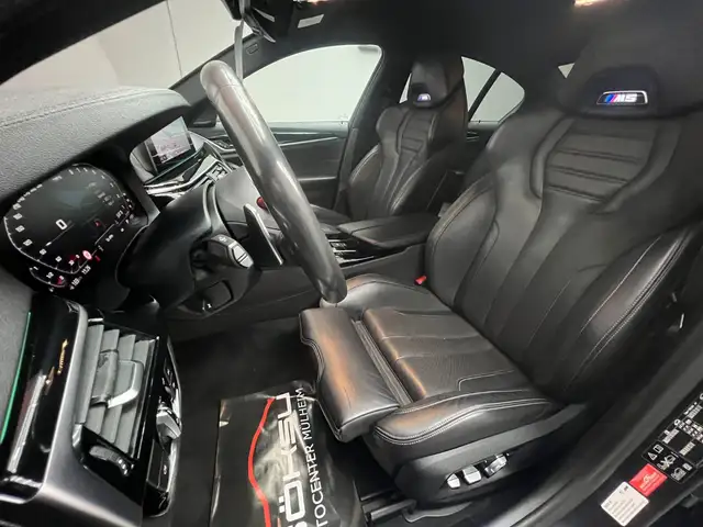 BMW M5 view 9