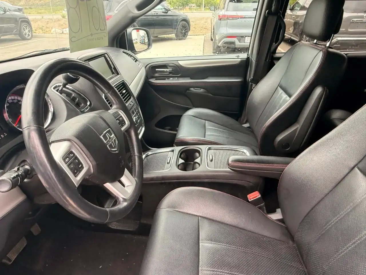 Dodge Grand Caravan photo Dodge Grand Caravan