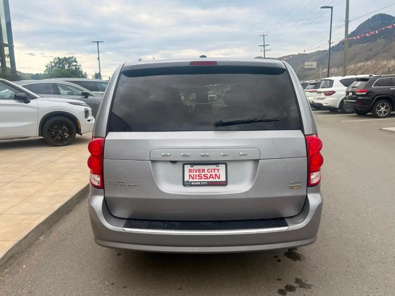Dodge Grand Caravan photo Dodge Grand Caravan