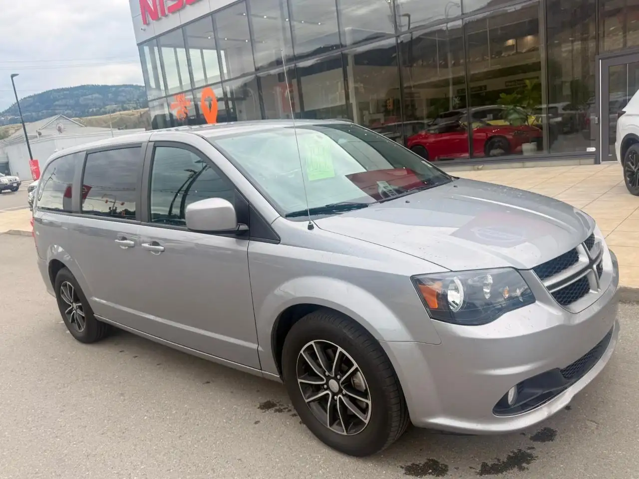 Dodge Grand Caravan photo Dodge Grand Caravan
