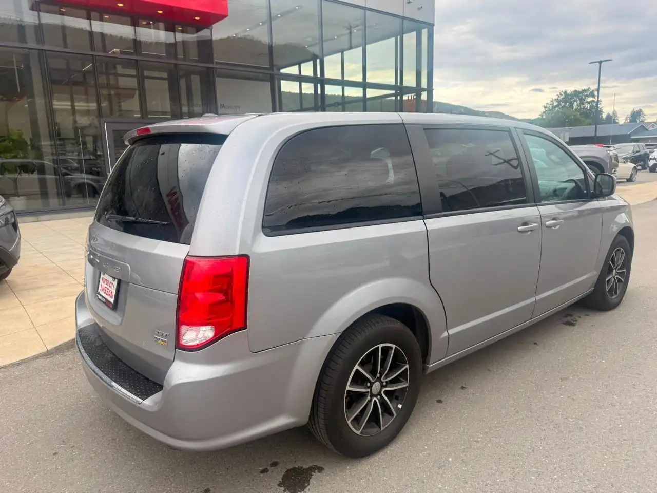 Dodge Grand Caravan photo Dodge Grand Caravan