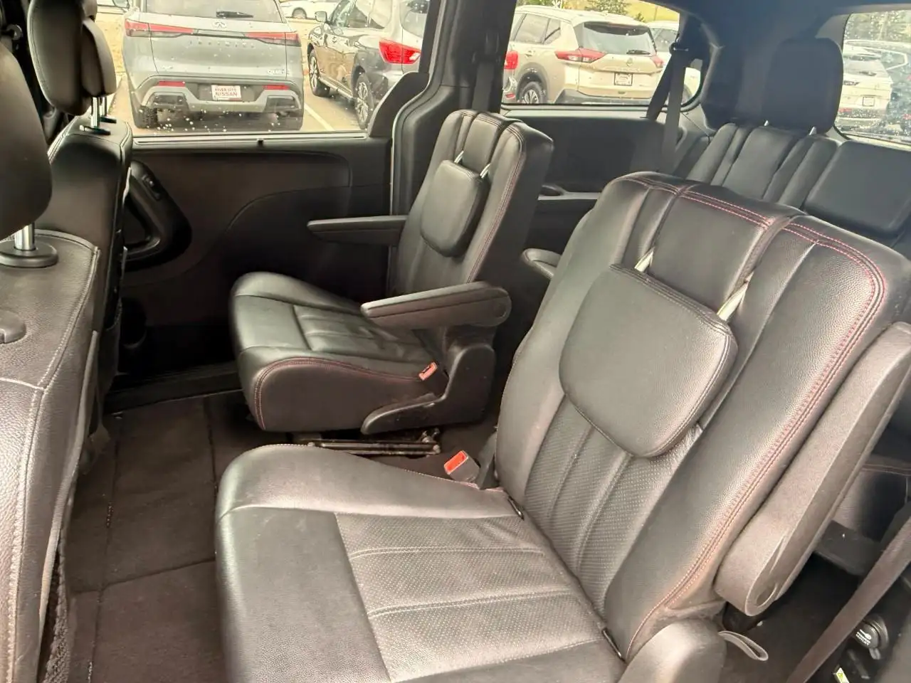 Dodge Grand Caravan photo Dodge Grand Caravan
