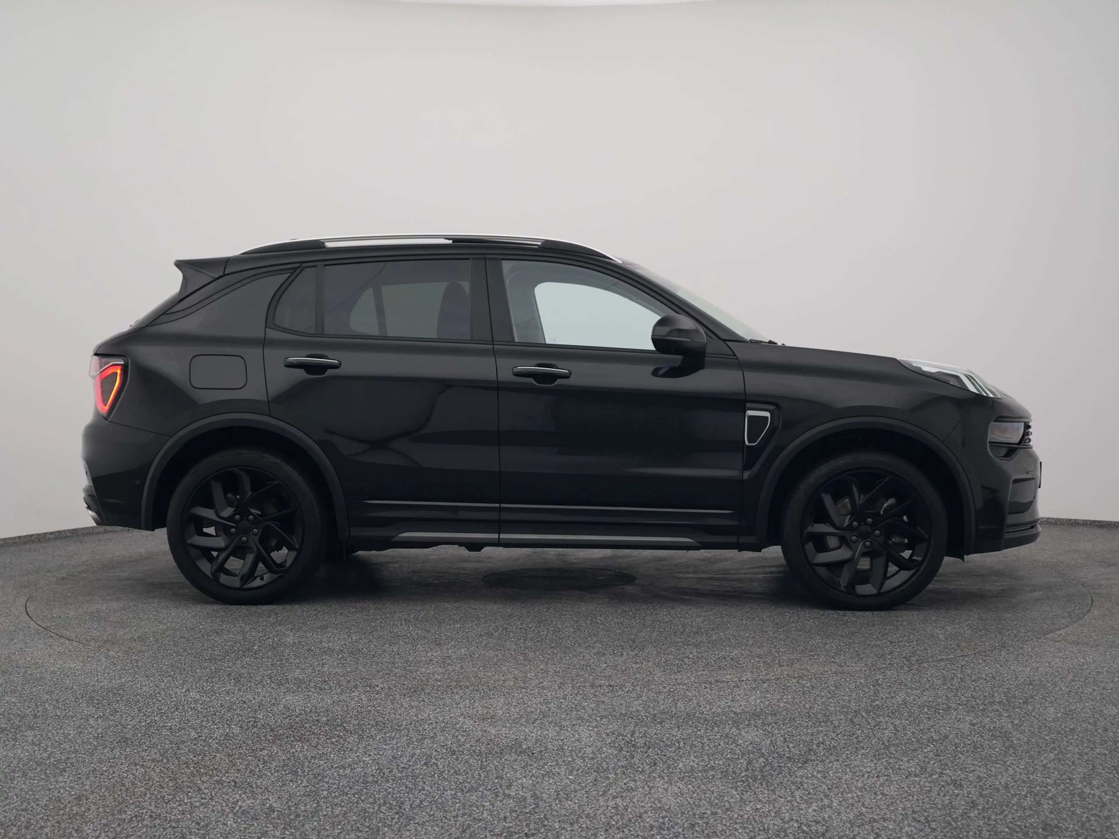 Lynk & Co 01 1.5 Plug-in Hybrid | 360° | BLACK | NLD AUTO — photo 14