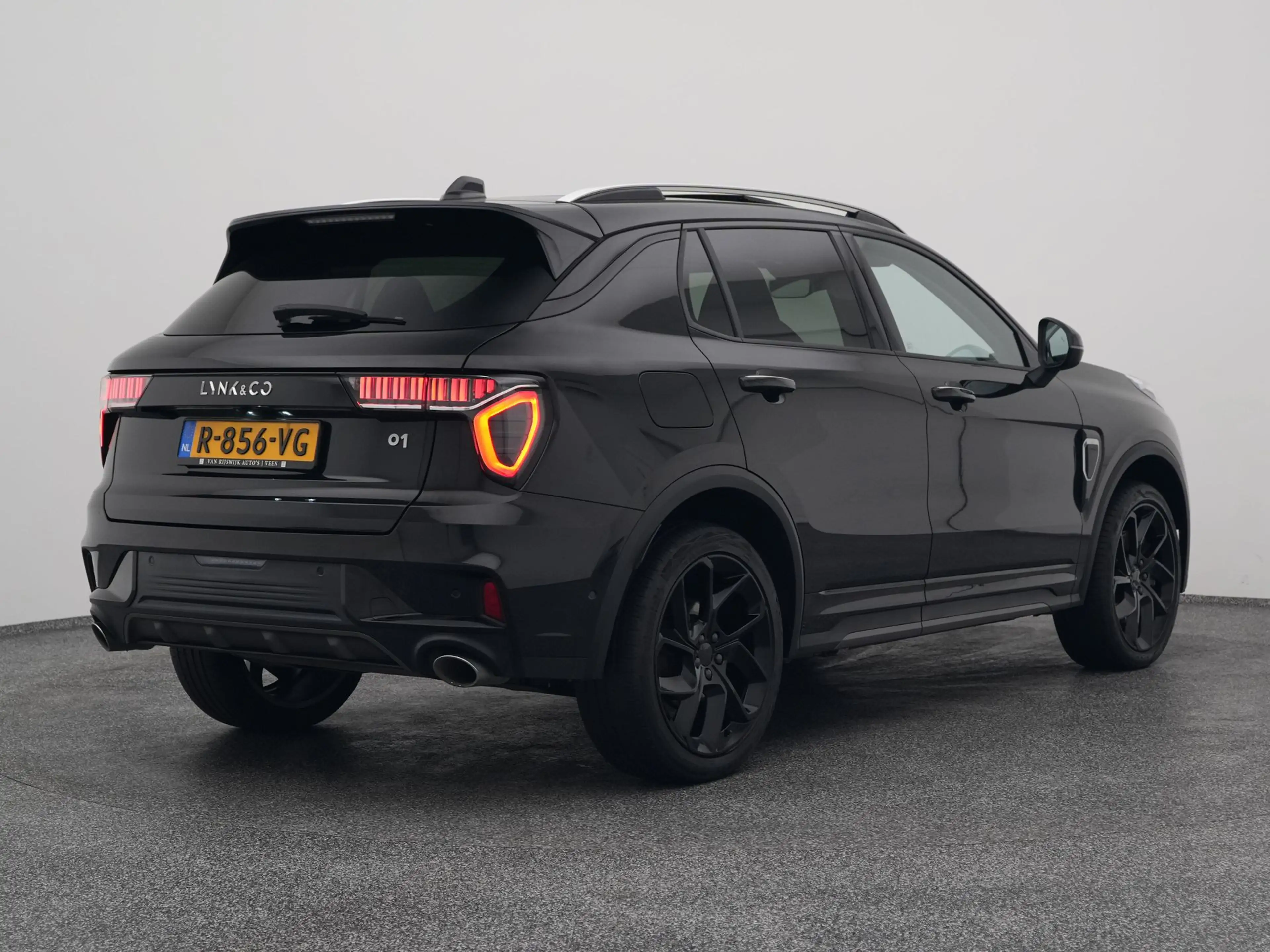 Lynk & Co 01 1.5 Plug-in Hybrid | 360° | BLACK | NLD AUTO — photo 6
