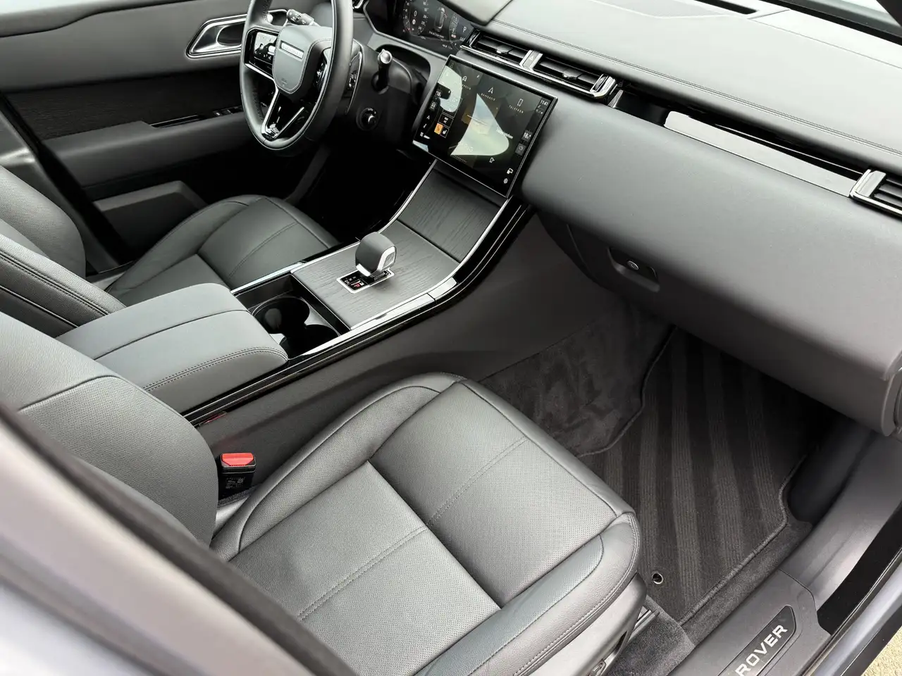 Land Rover Range Rover Velar 2026 — фото 14