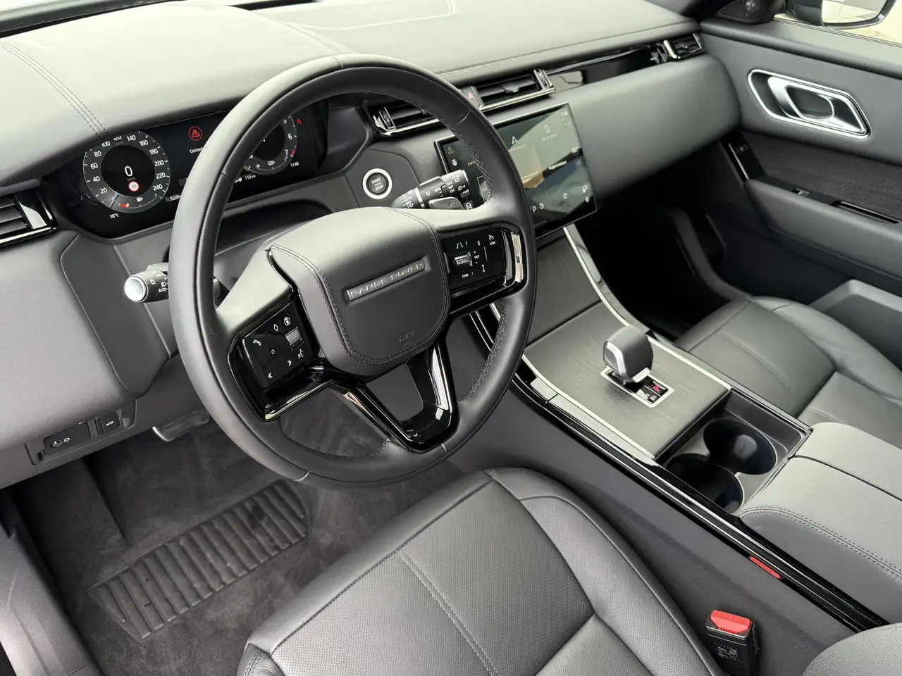 Land Rover Range Rover Velar 2026 — фото 6