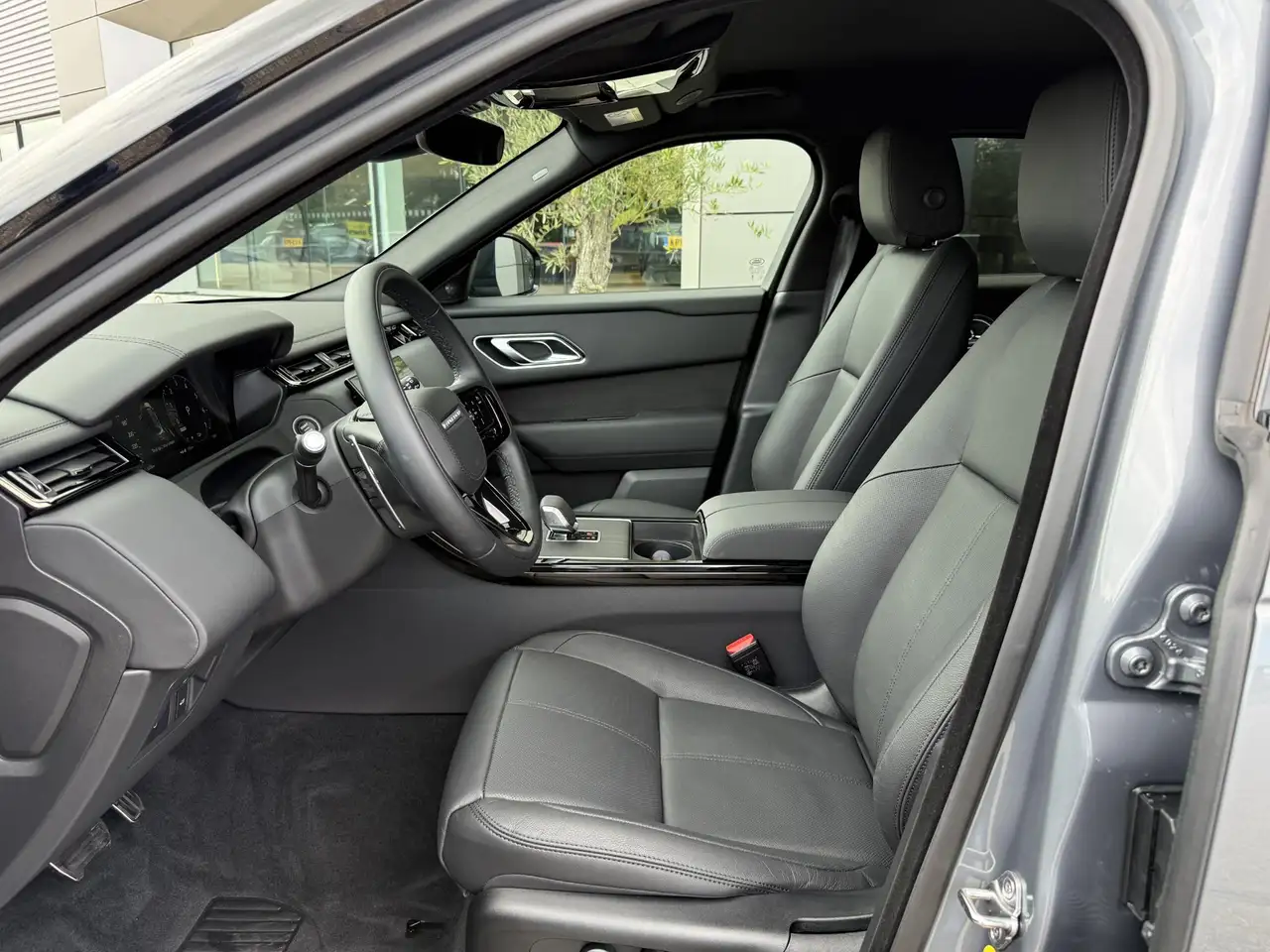 Land Rover Range Rover Velar 2026