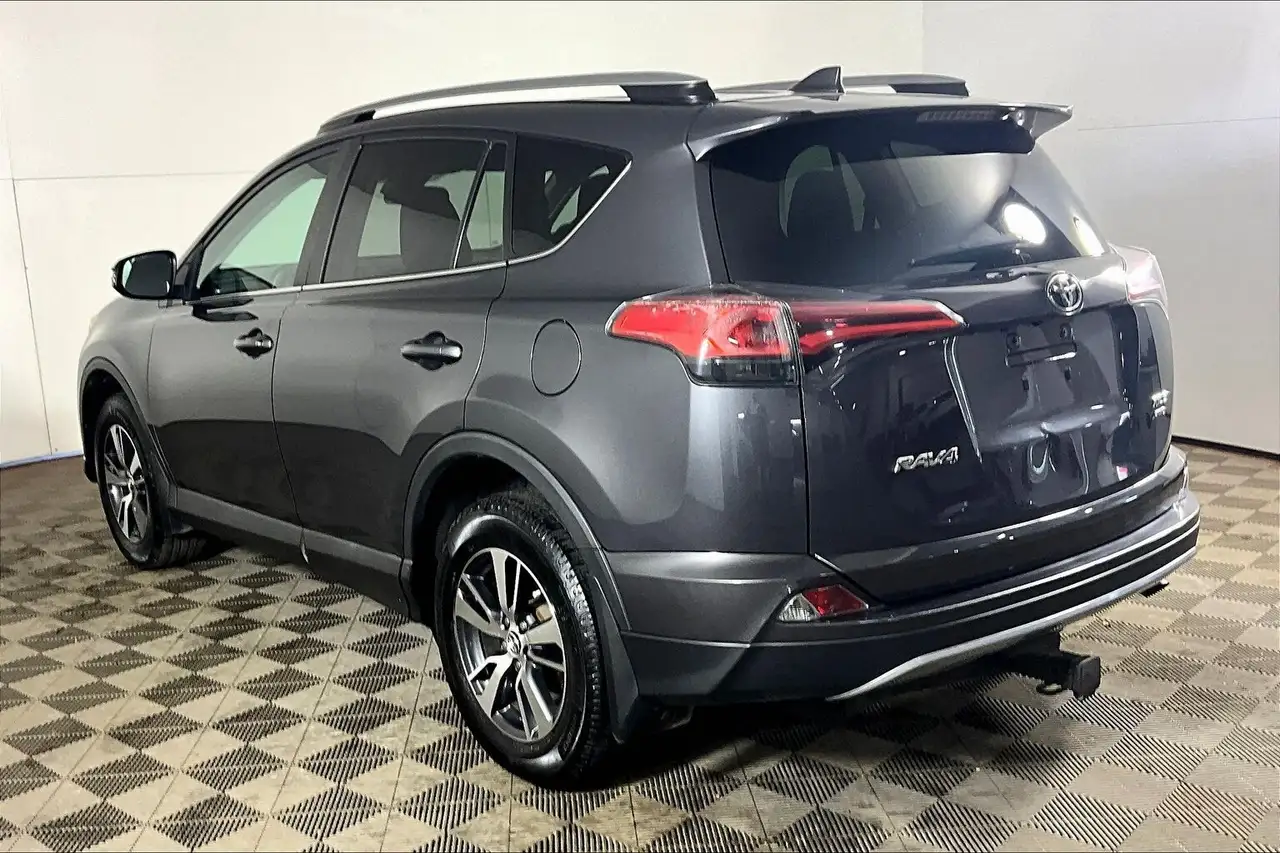 Toyota RAV 4 photo Toyota RAV 4