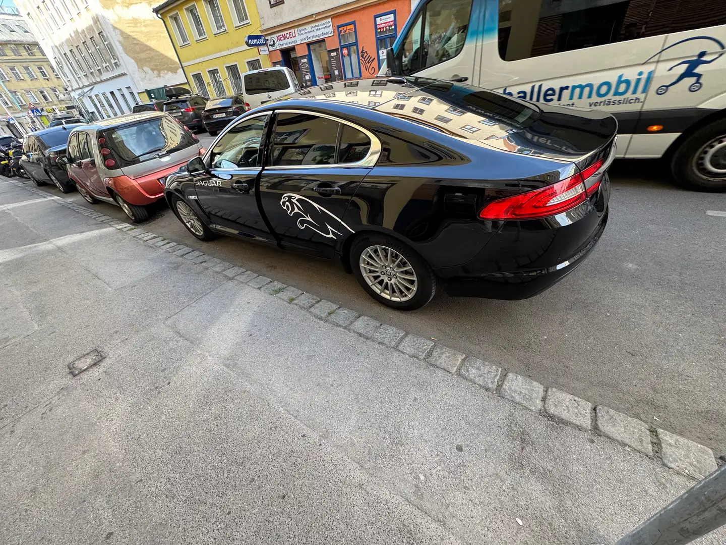 Jaguar XF XF 2,2 Diesel Schwarz - 1