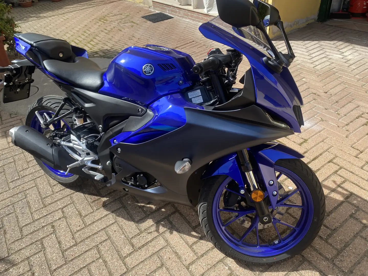 Yamaha YZF-R125 - 1