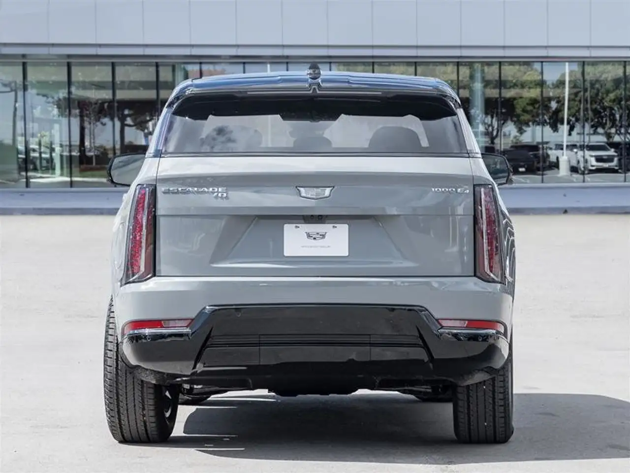 Cadillac Escalade снимка Cadillac Escalade