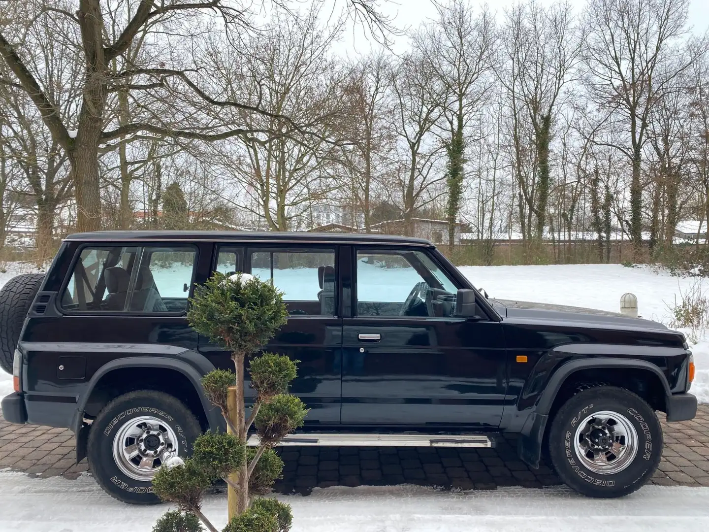 Nissan Patrol 2.8 TD GR Y 60 Station, Klima, Oldtimer Schwarz - 2