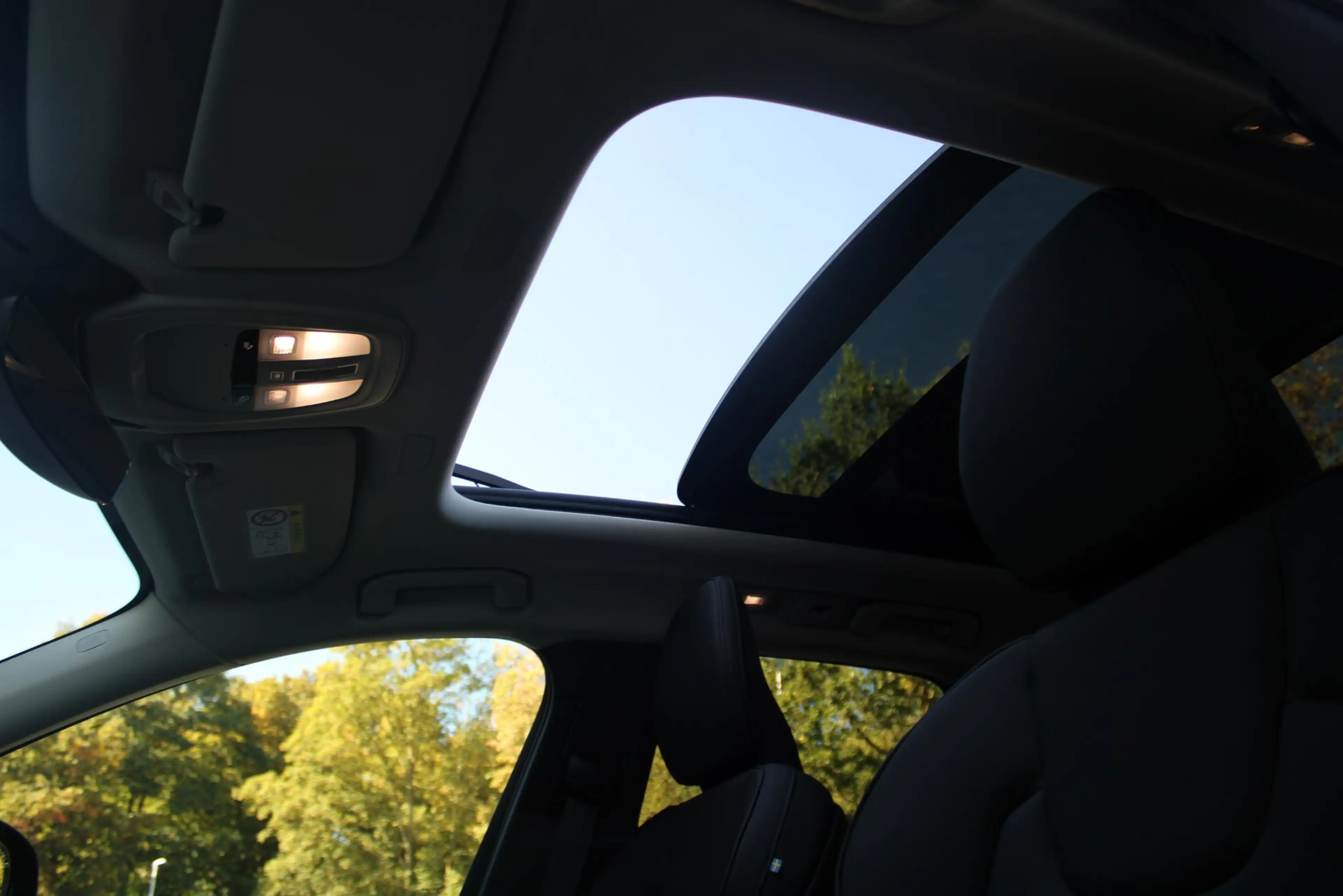Volvo XC60 T6 Plug-in hybrid AWD Ultra Dark | Luchtvering | P — photo 6