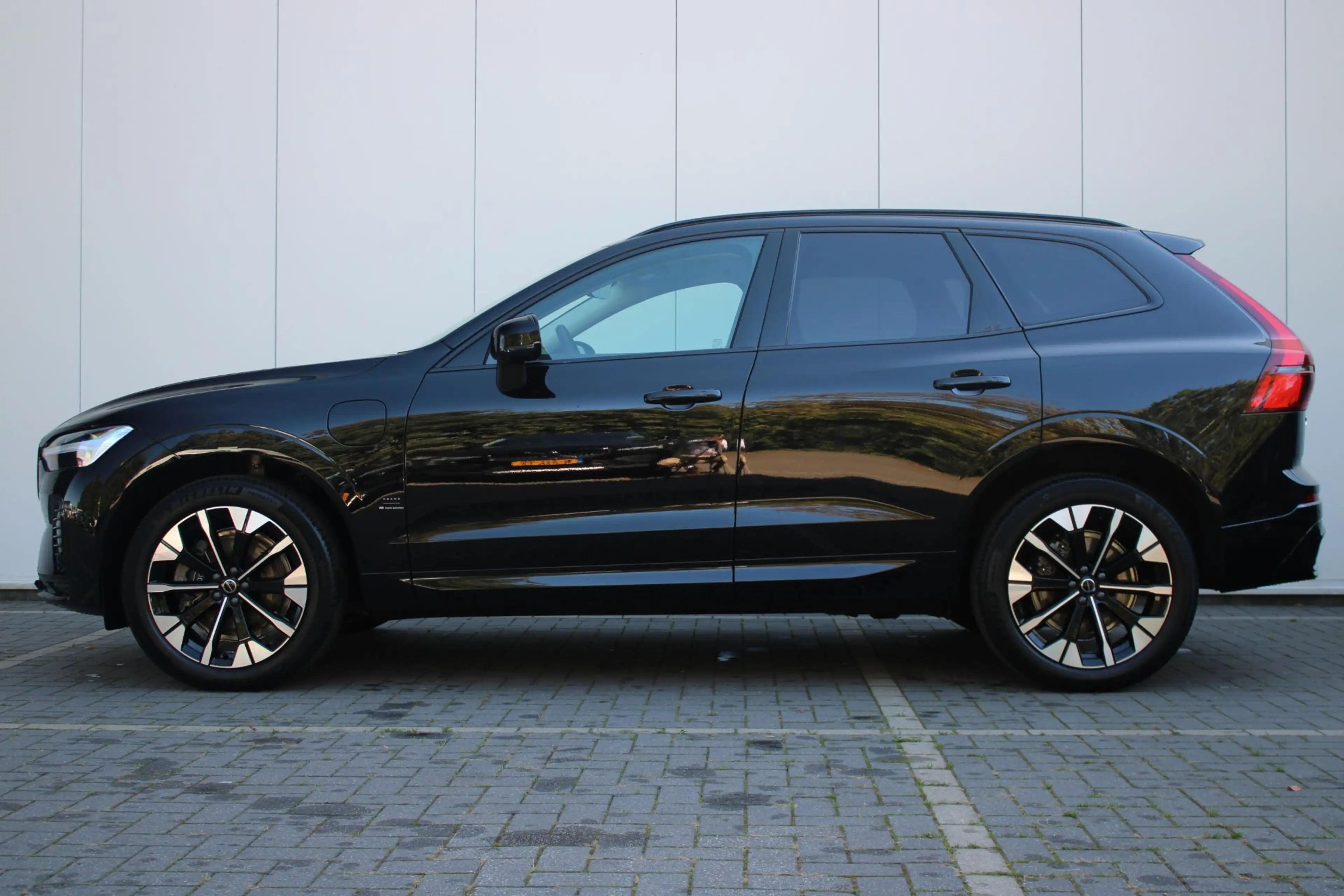 Volvo XC60 T6 Plug-in hybrid AWD Ultra Dark | Luchtvering | P — photo 5