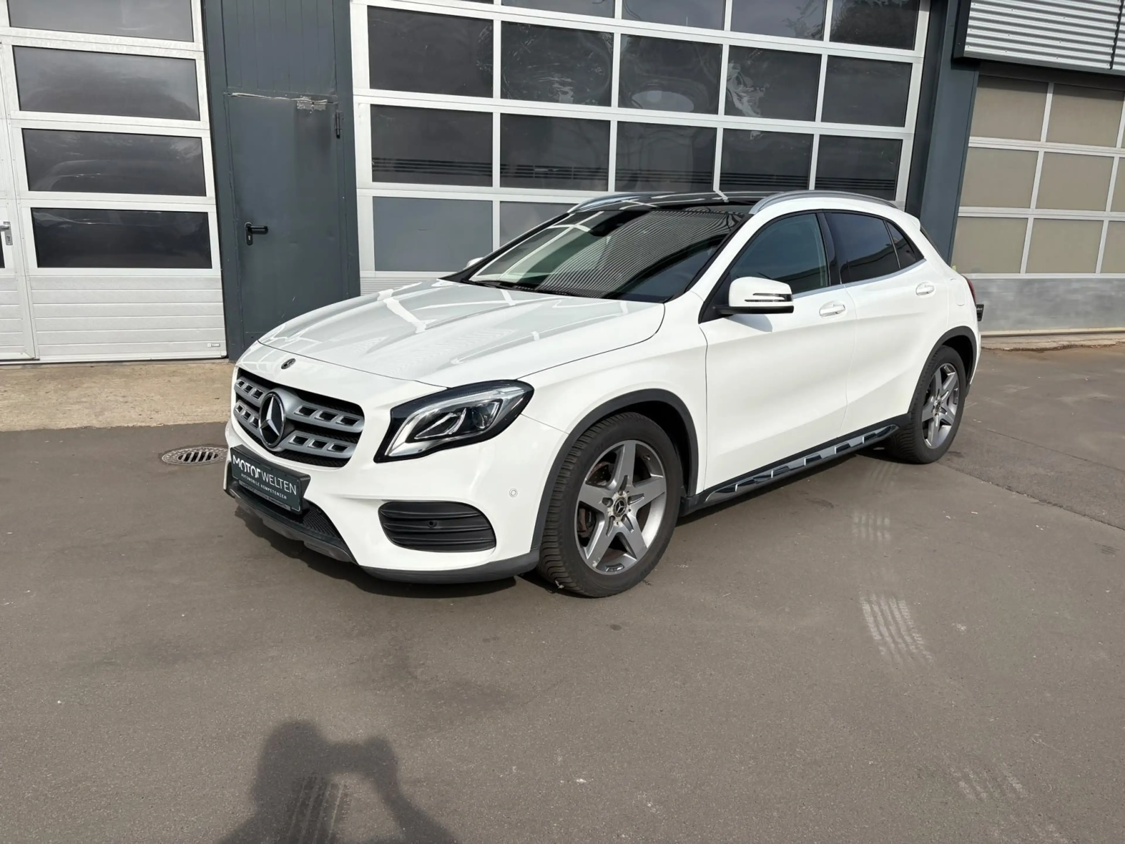 Mercedes-Benz GLA 180 AMG Line (EURO 6d-TEMP) GLA 180 EU6d-T AMG Line