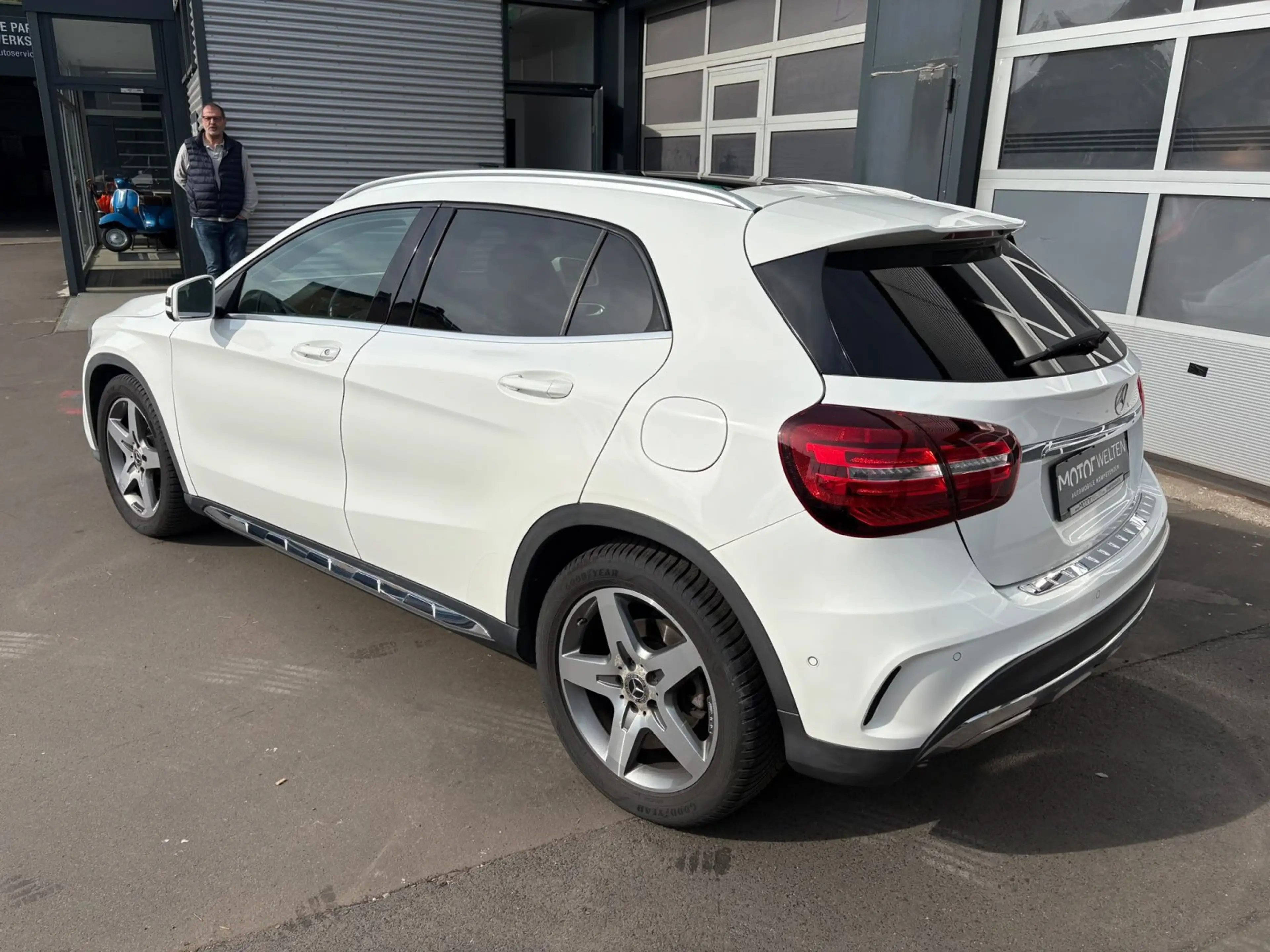 Mercedes-Benz GLA 180 AMG Line (EURO 6d-TEMP) GLA 180 EU6d-T AMG Line — photo 7