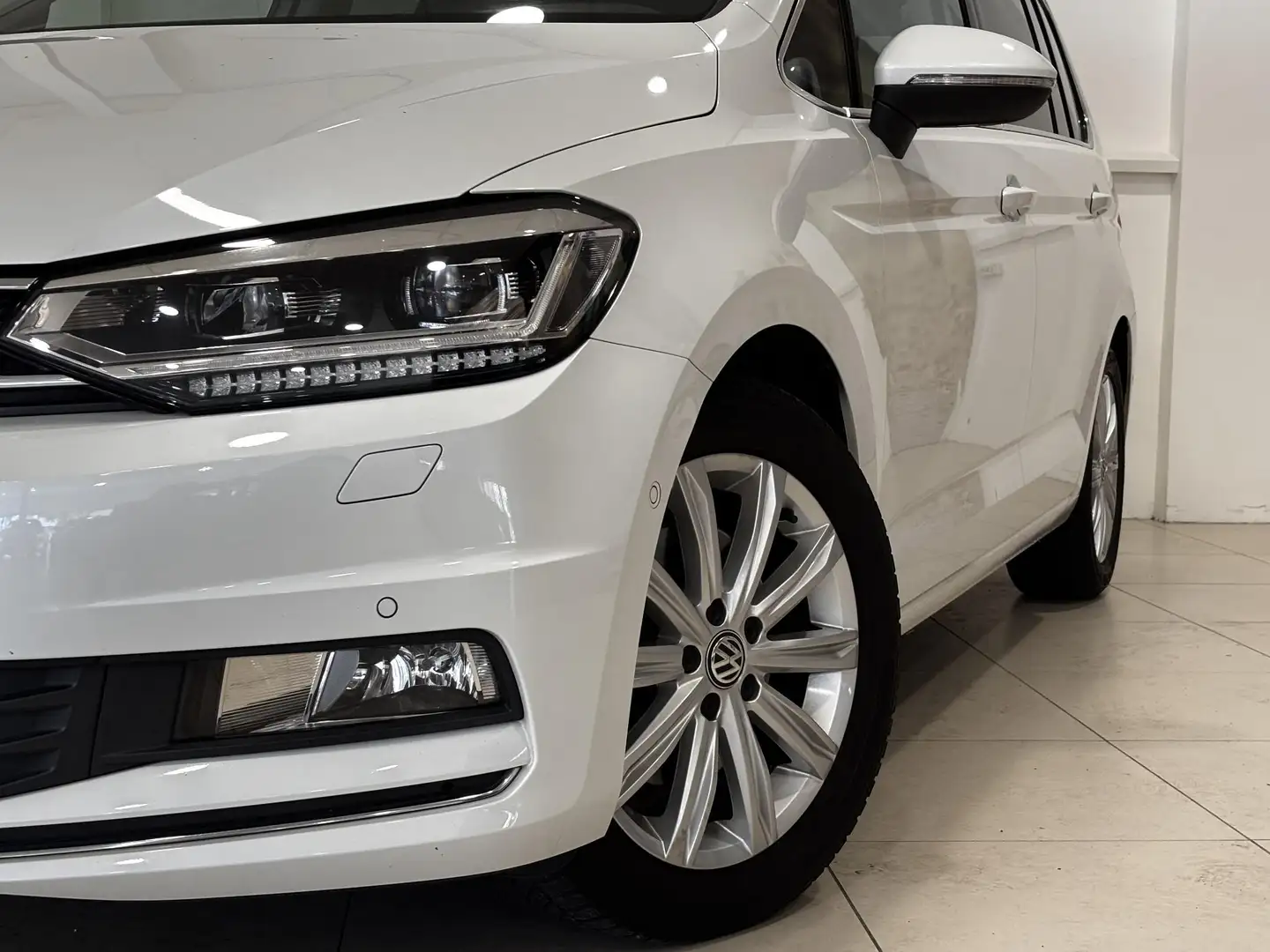 Volkswagen Touran 1.4 TSI Connected Series 7persoons | Panorama dak Weiß - 2