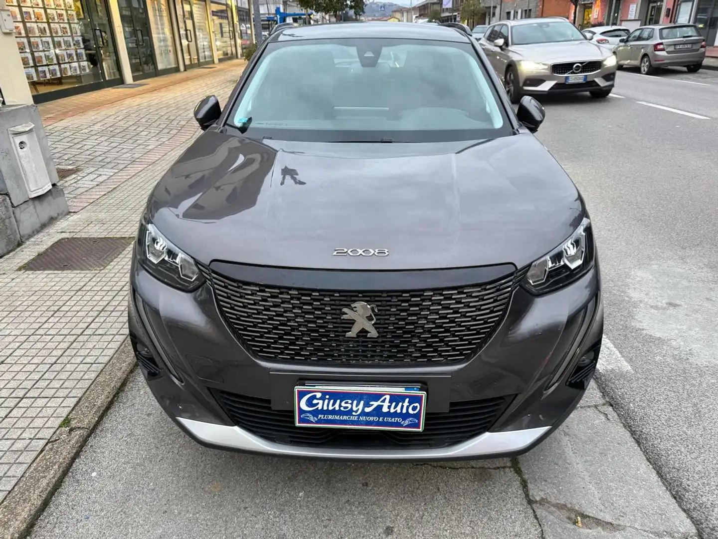 Peugeot 2008 PureTech 130 S&S Allure Pack Grau - 2