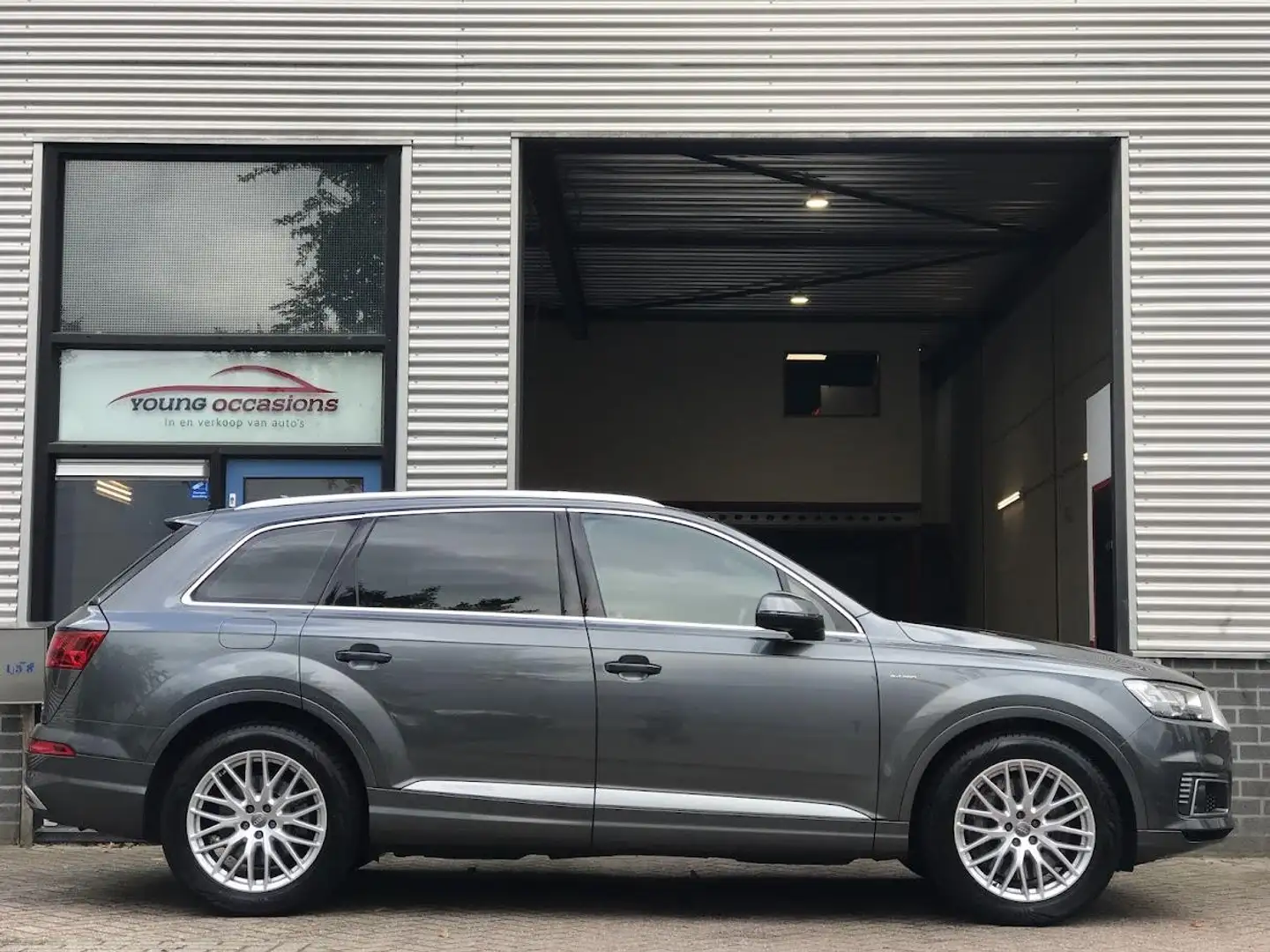 Audi Q7 3.0 TDI e-tron quattro Sport|Pano|S-line|Luchtveri Gris - 2