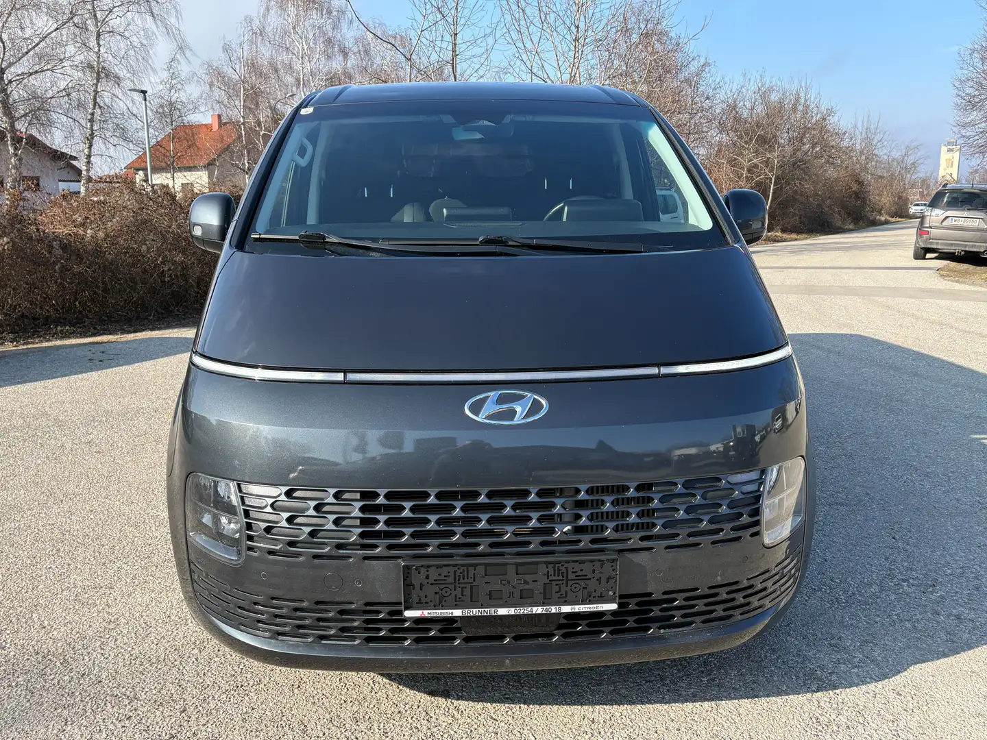 Hyundai STARIA Business Van 2,2 CRDi DCT Aut. Grau - 2