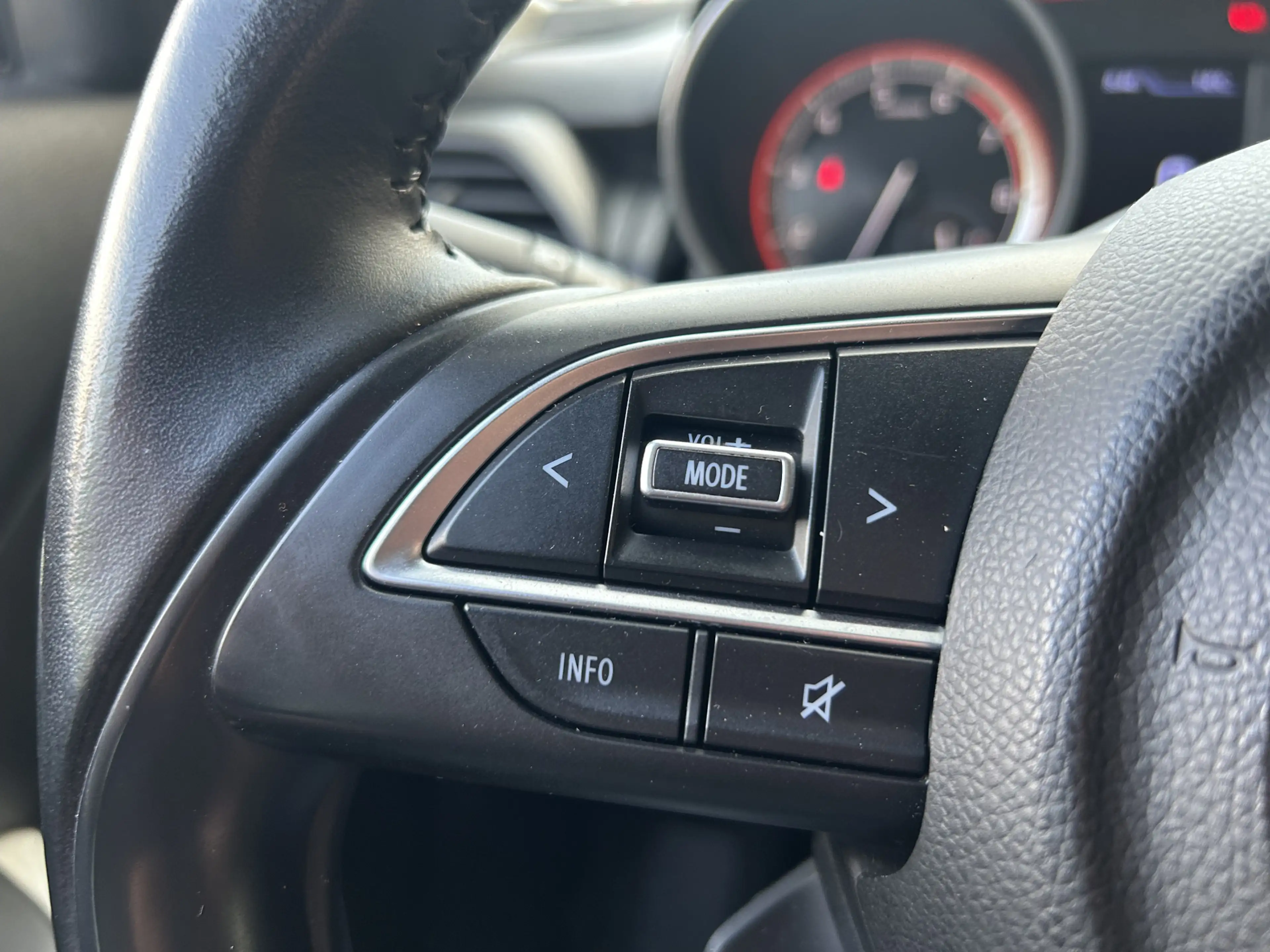 Suzuki Swift 1.2 Style Smart Hybrid // DODEHOEK // ADAPT. CRUIS — photo 10