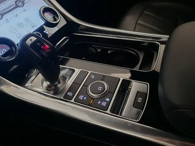 Land Rover Range Rover Sport view 13