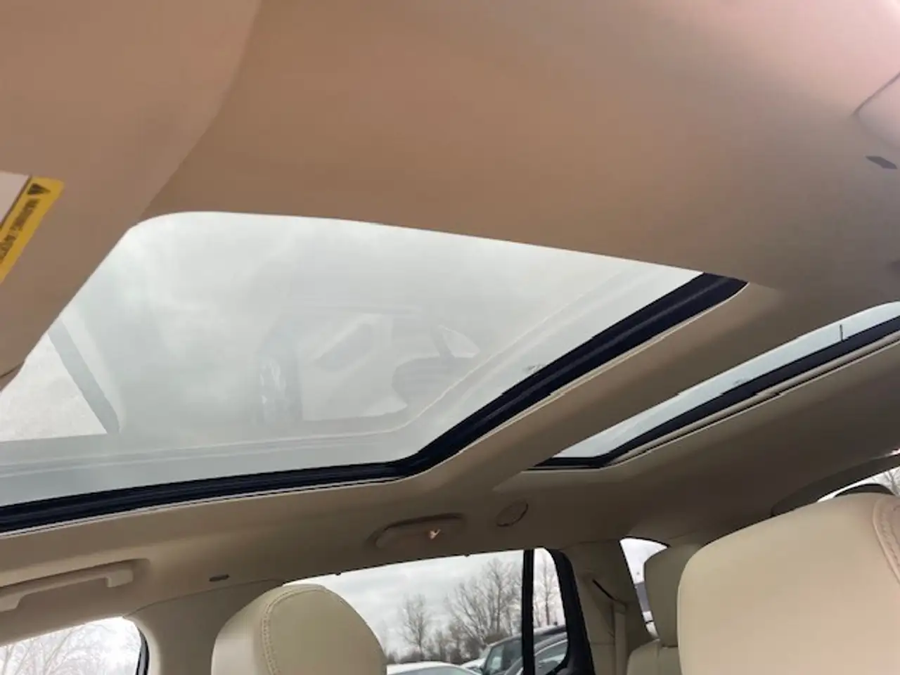 Lincoln MKT снимка Lincoln MKT