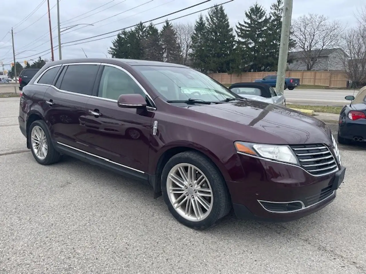 Lincoln MKT снимка Lincoln MKT