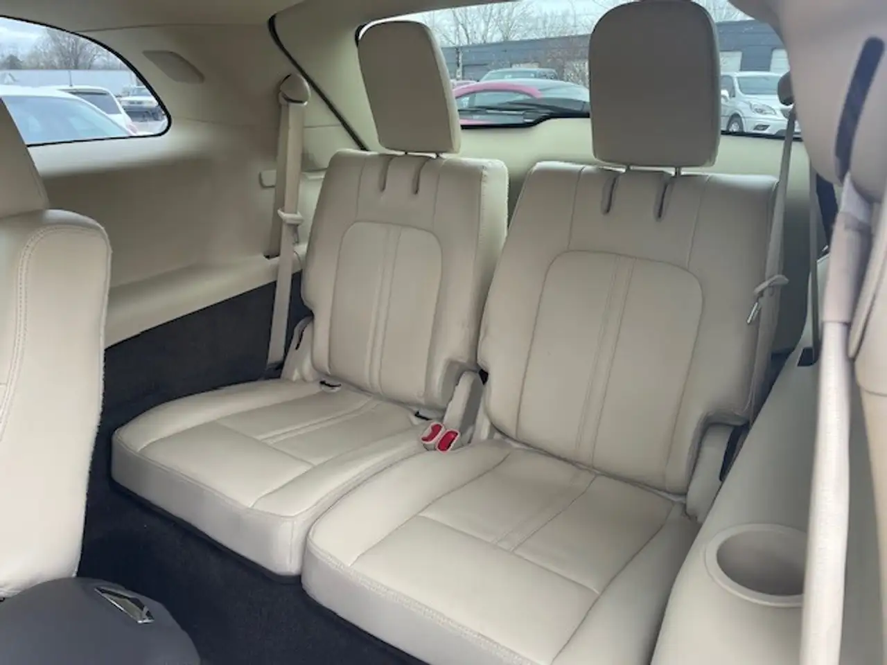 Lincoln MKT снимка Lincoln MKT