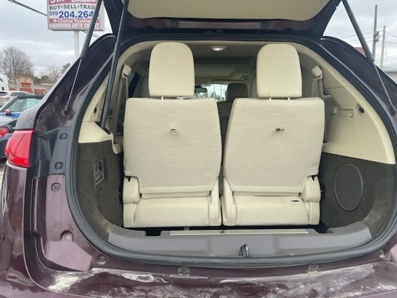Lincoln MKT снимка Lincoln MKT