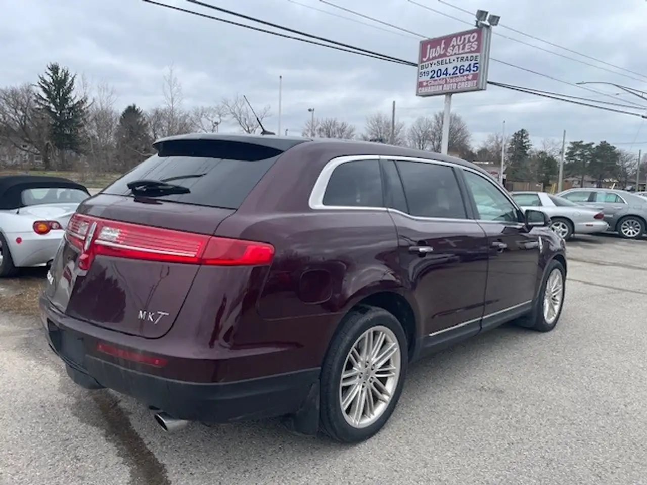Lincoln MKT снимка Lincoln MKT