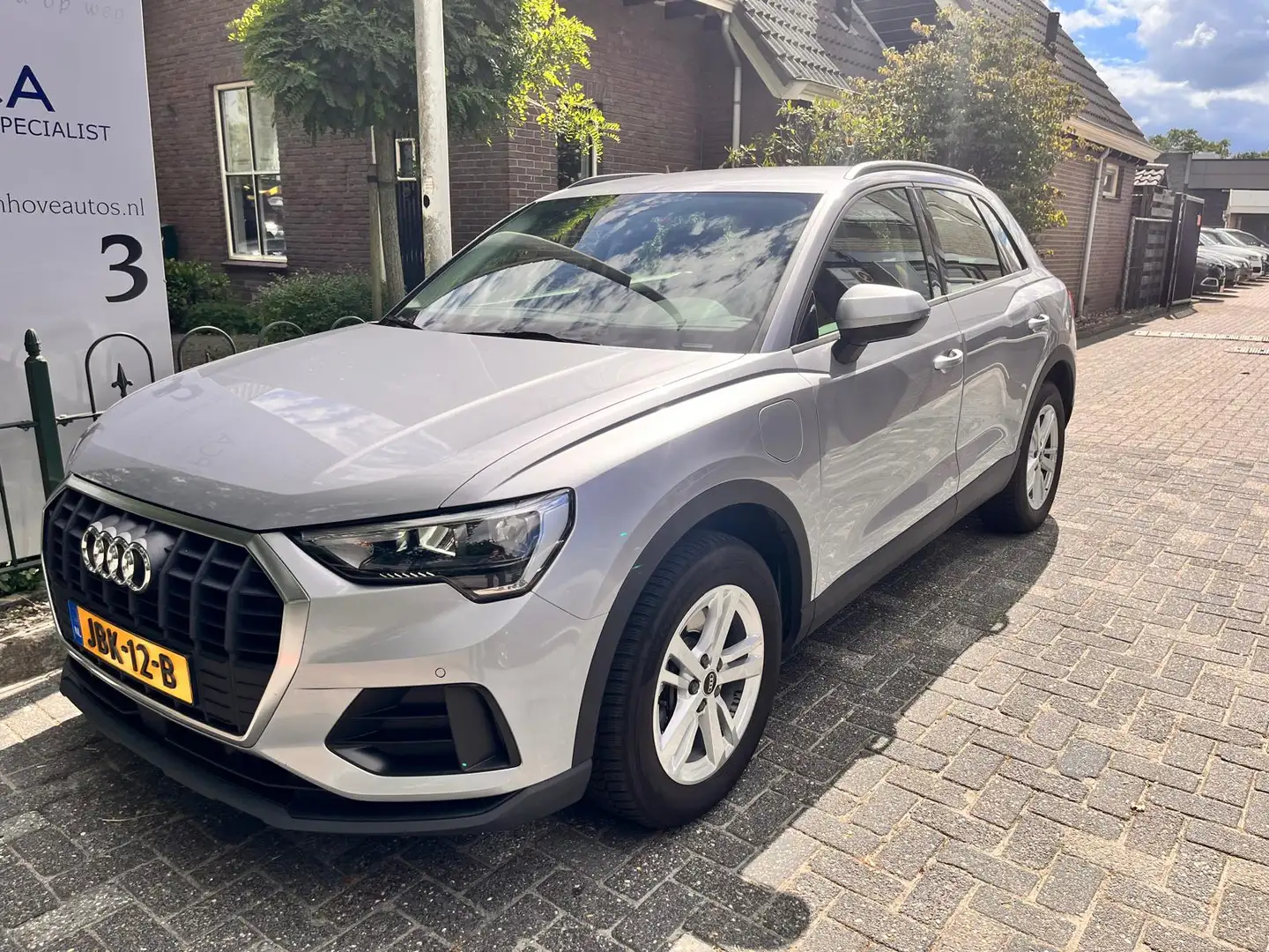 Audi Q3 45 TFSI e Business edition Gris - 2