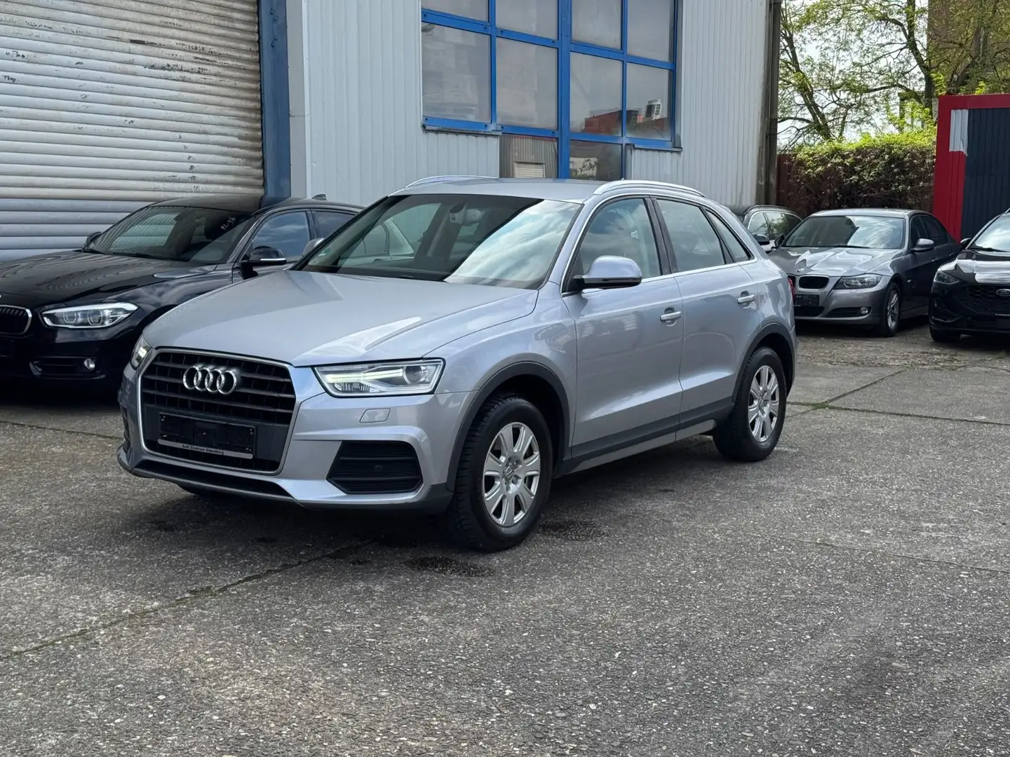 Audi Q3 Facelift/PDC/AHK/Automatik/KylessGo/2 Hand Srebrny - 1